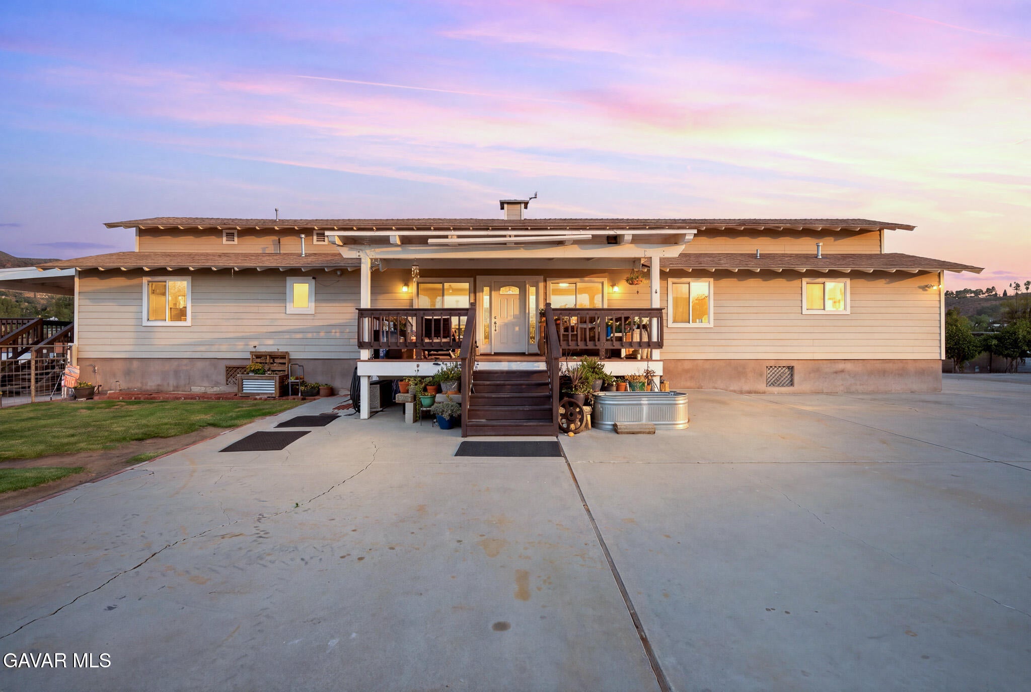 8646 Elizabeth Lake Road — photo