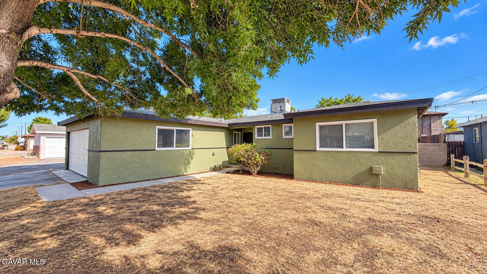 521 E Lingard Street, Lancaster, CA 93535 — photo 2
