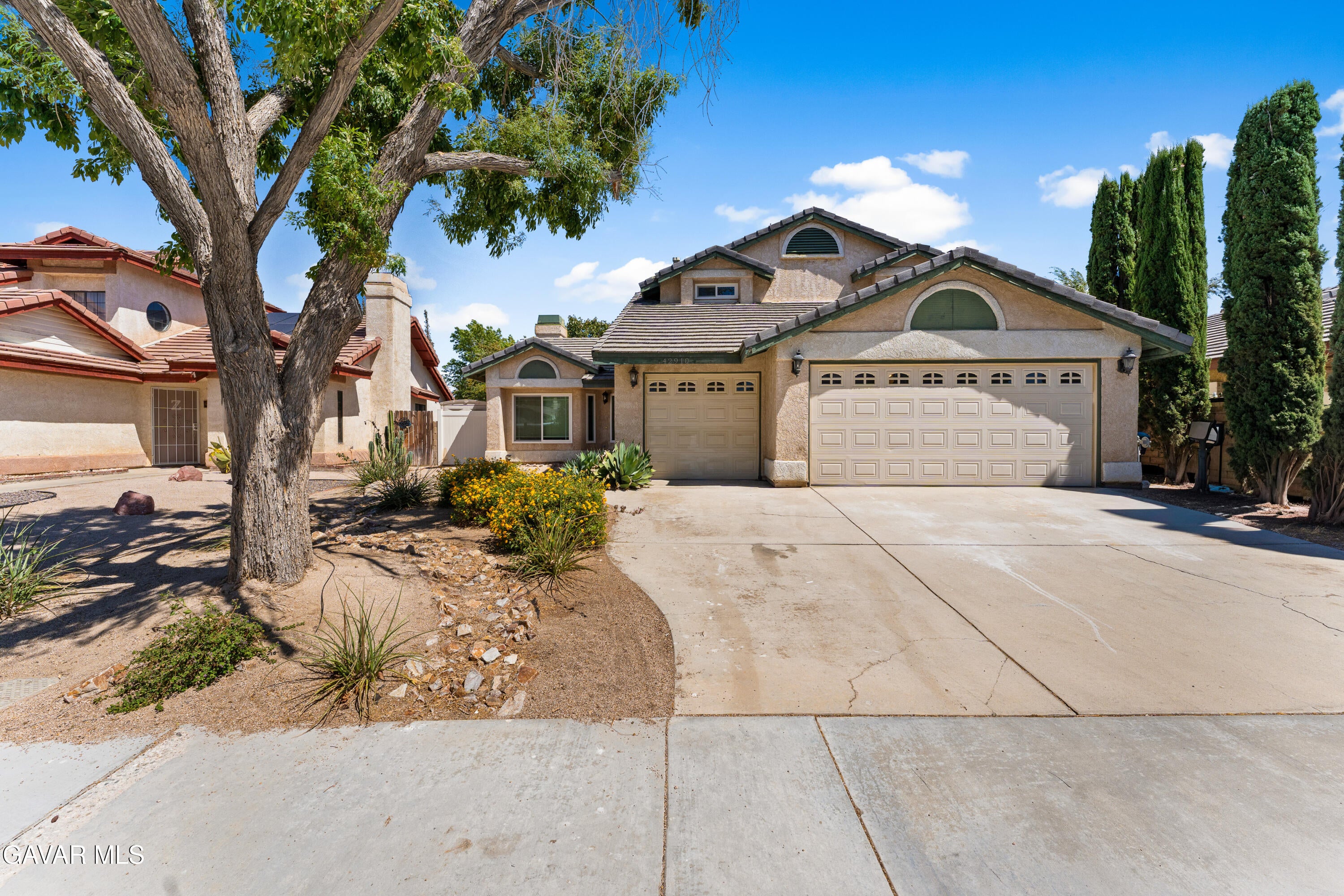42910 Burlwood Drive — photo