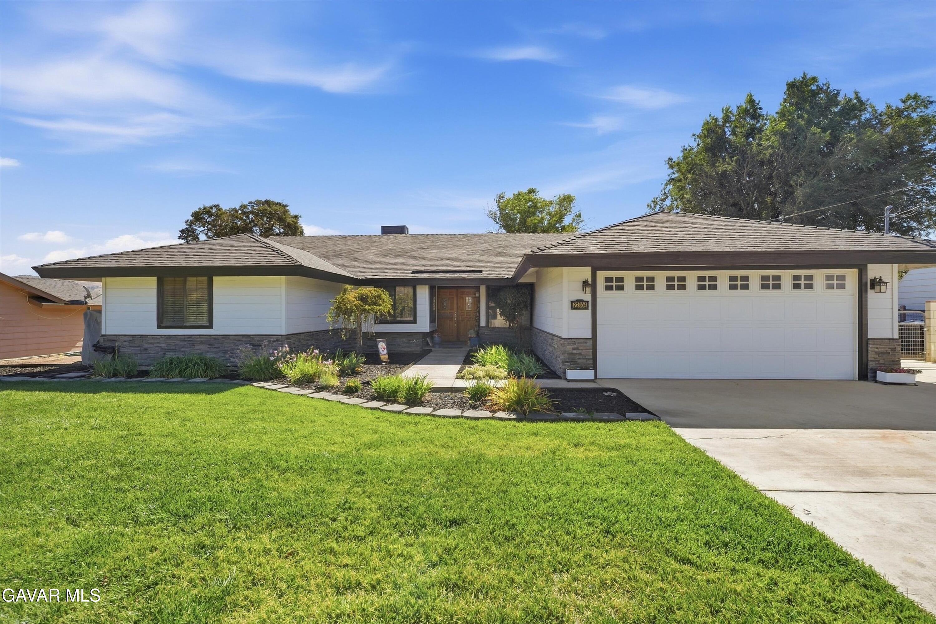 22904 Clover Spring Place, Tehachapi, CA 93561 — photo 2