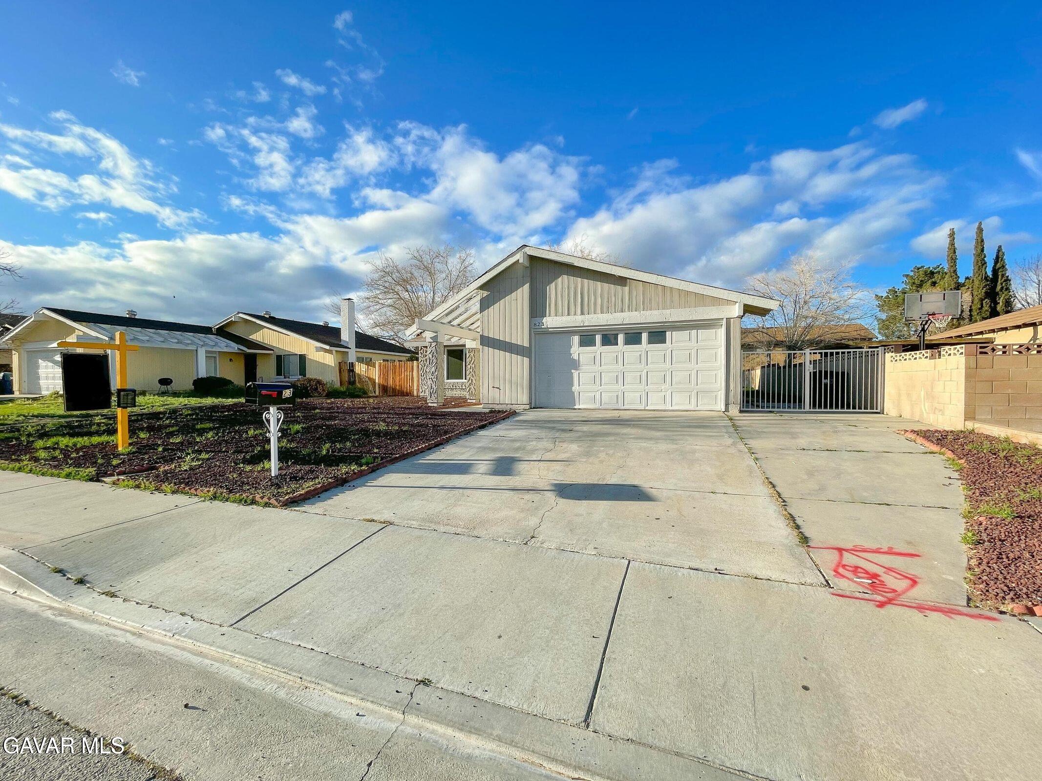 823 E Kildare Street — photo