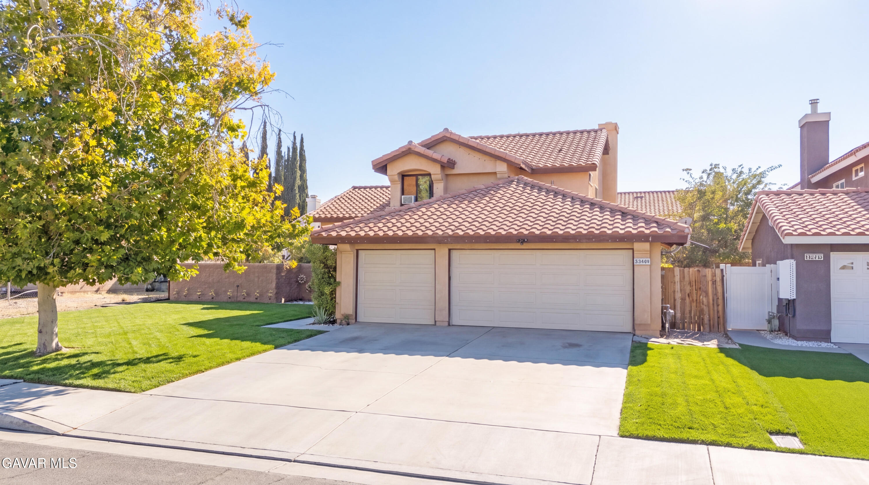 37909 Smoke Tree Street — photo