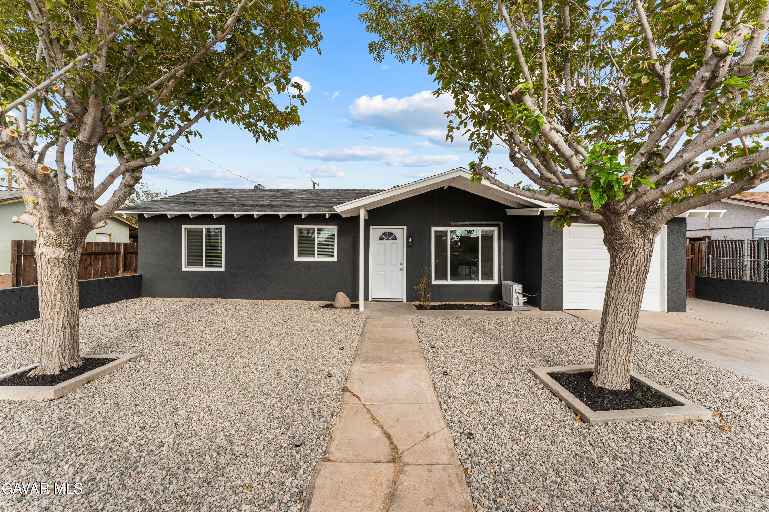 12604 Daisy Street — photo