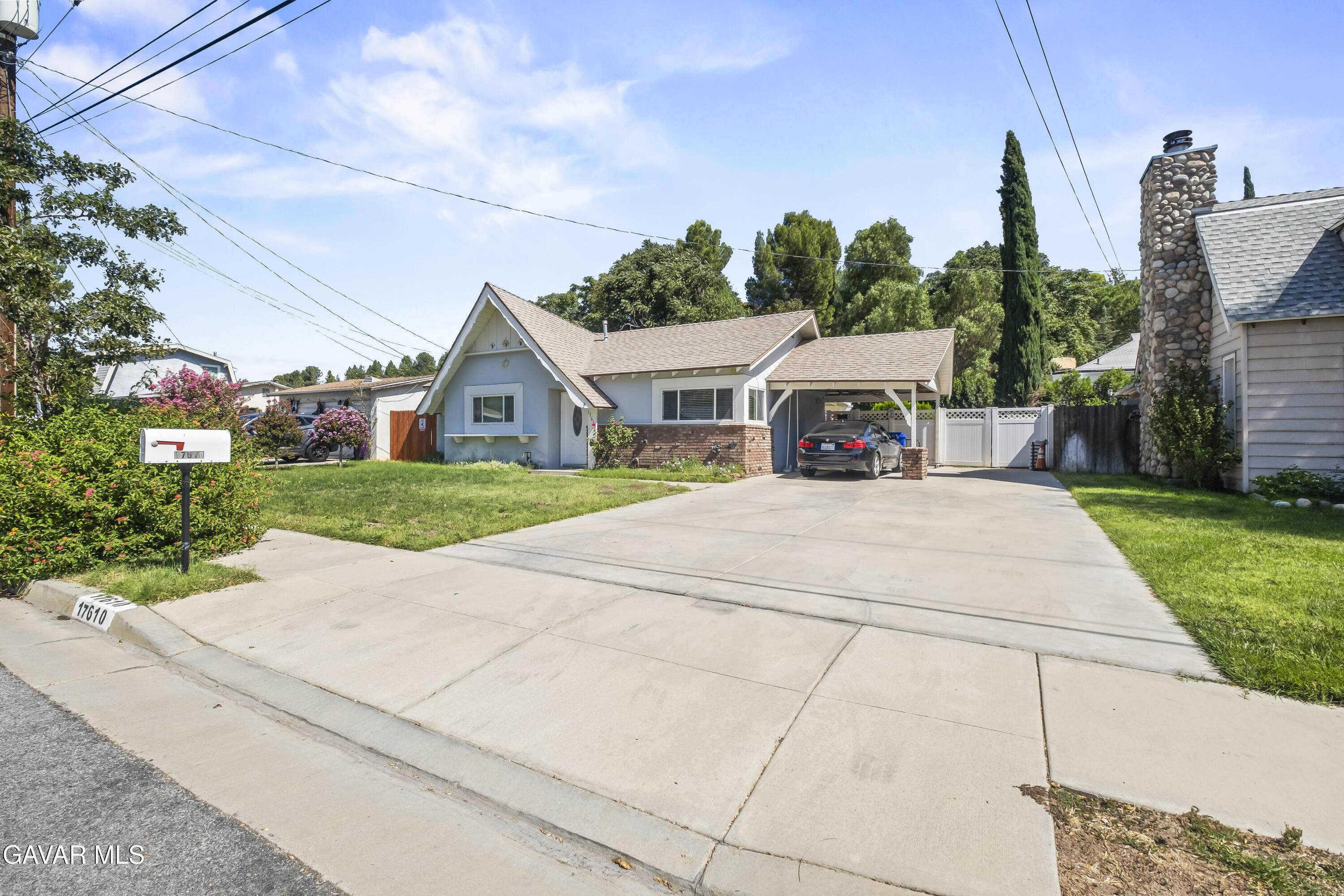 17610 Scherzinger Lane — photo