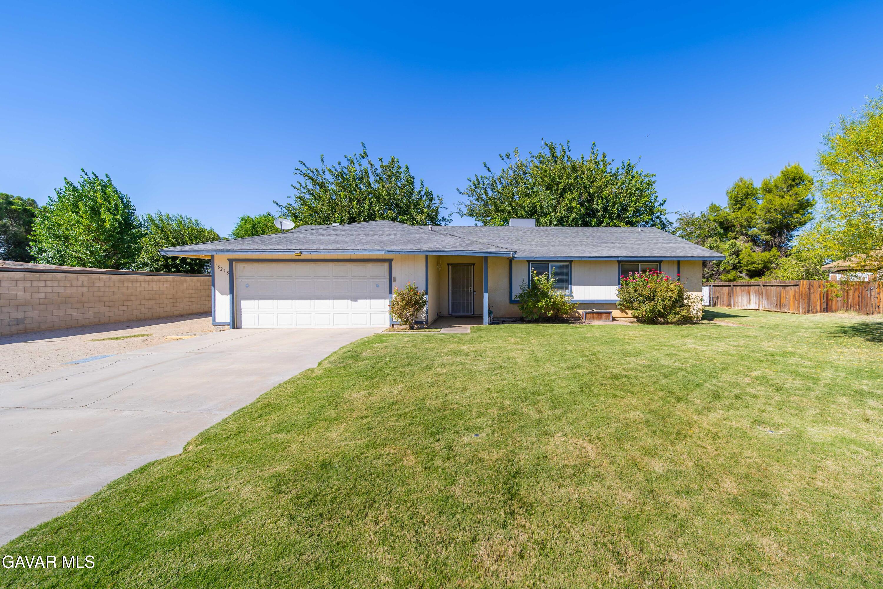 16215 Valeport Avenue — photo