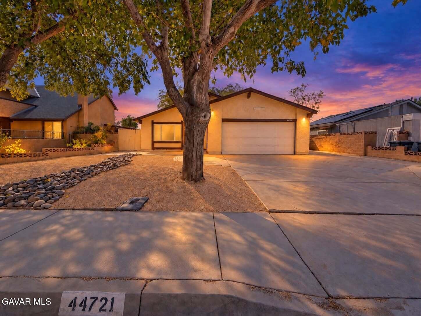 44721 Benald Street — photo