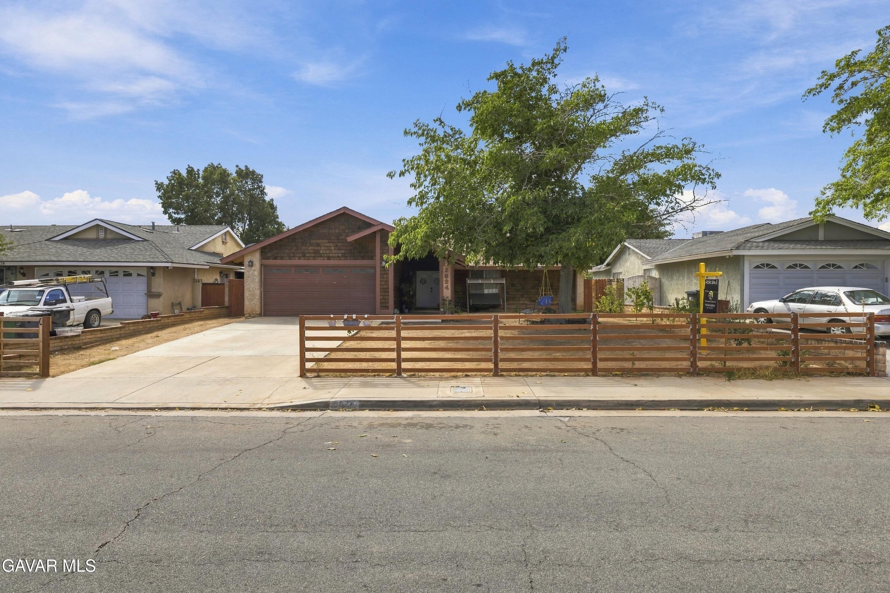 2824 E Avenue R12 — photo