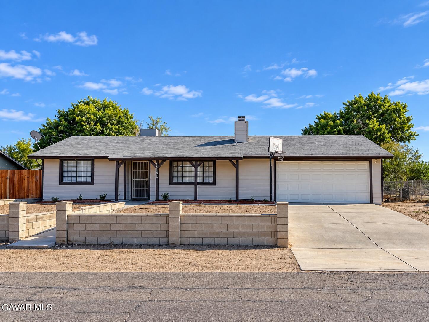 16792 Stagecoach Avenue — photo