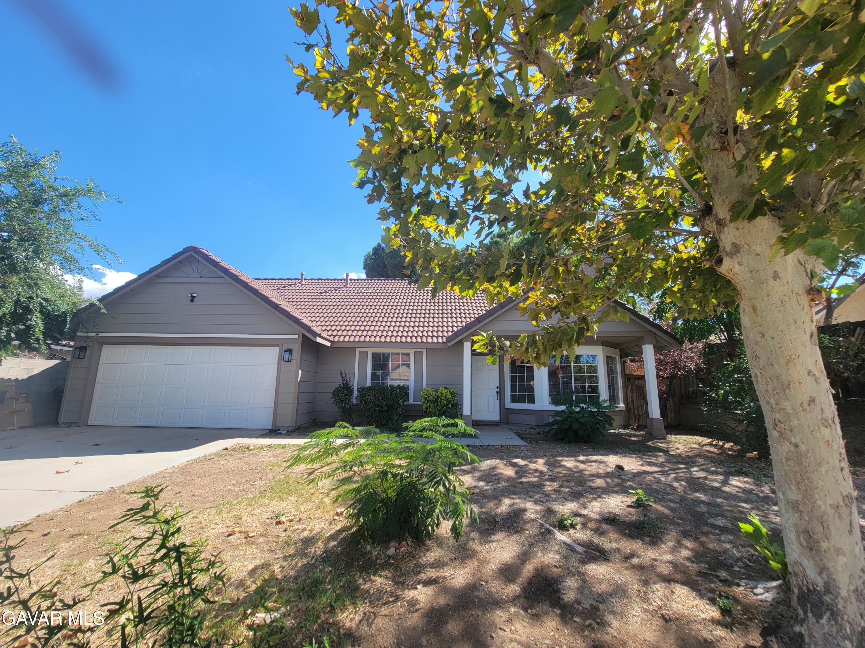 556 E Ivy Drive — photo