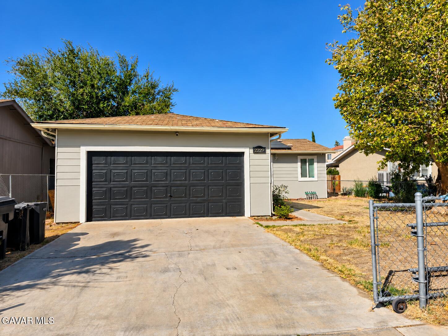 2229 Rosewood — photo
