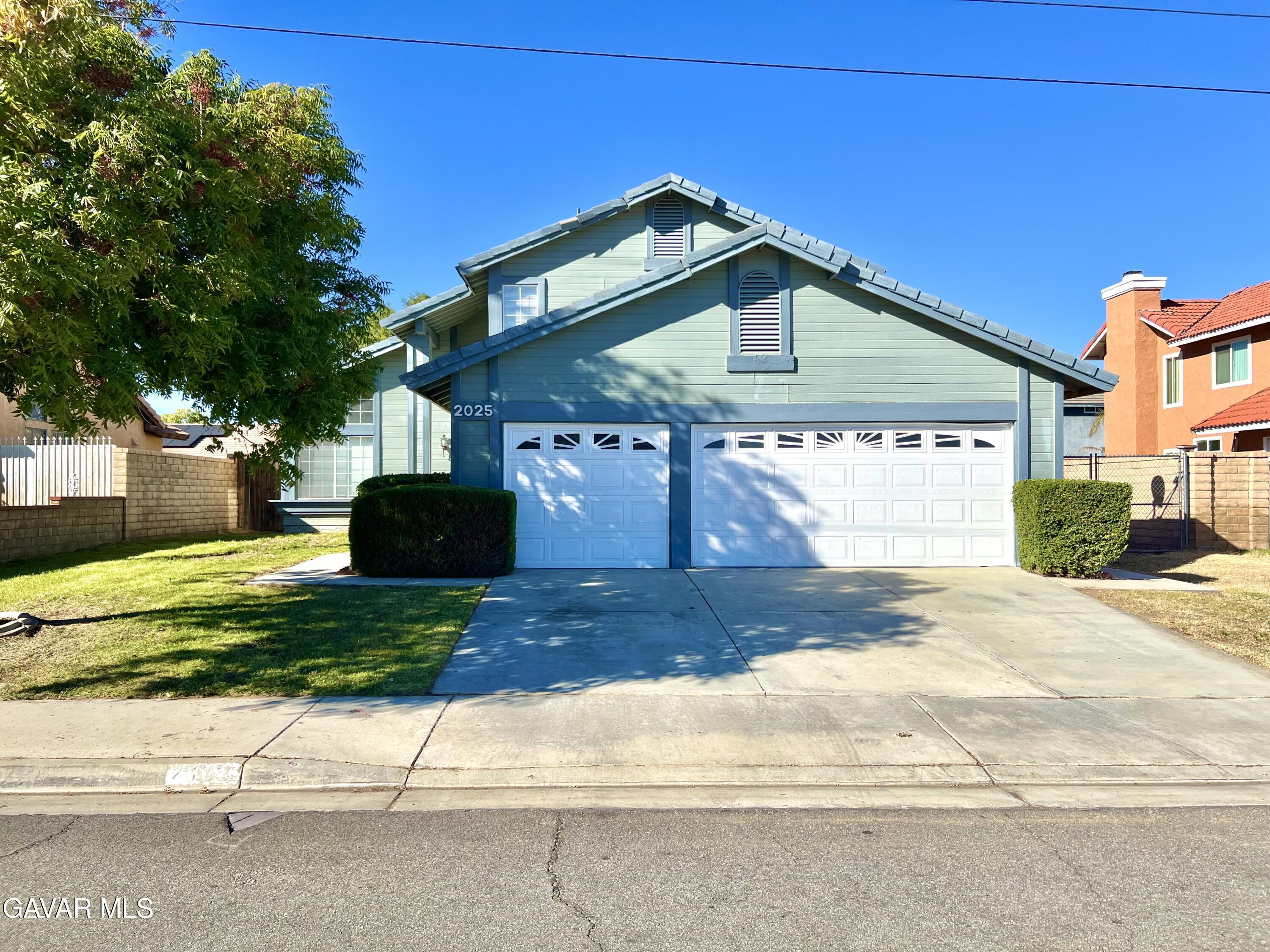 2025 W Avenue P8 — photo
