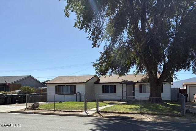 49515 Michael Avenue — photo