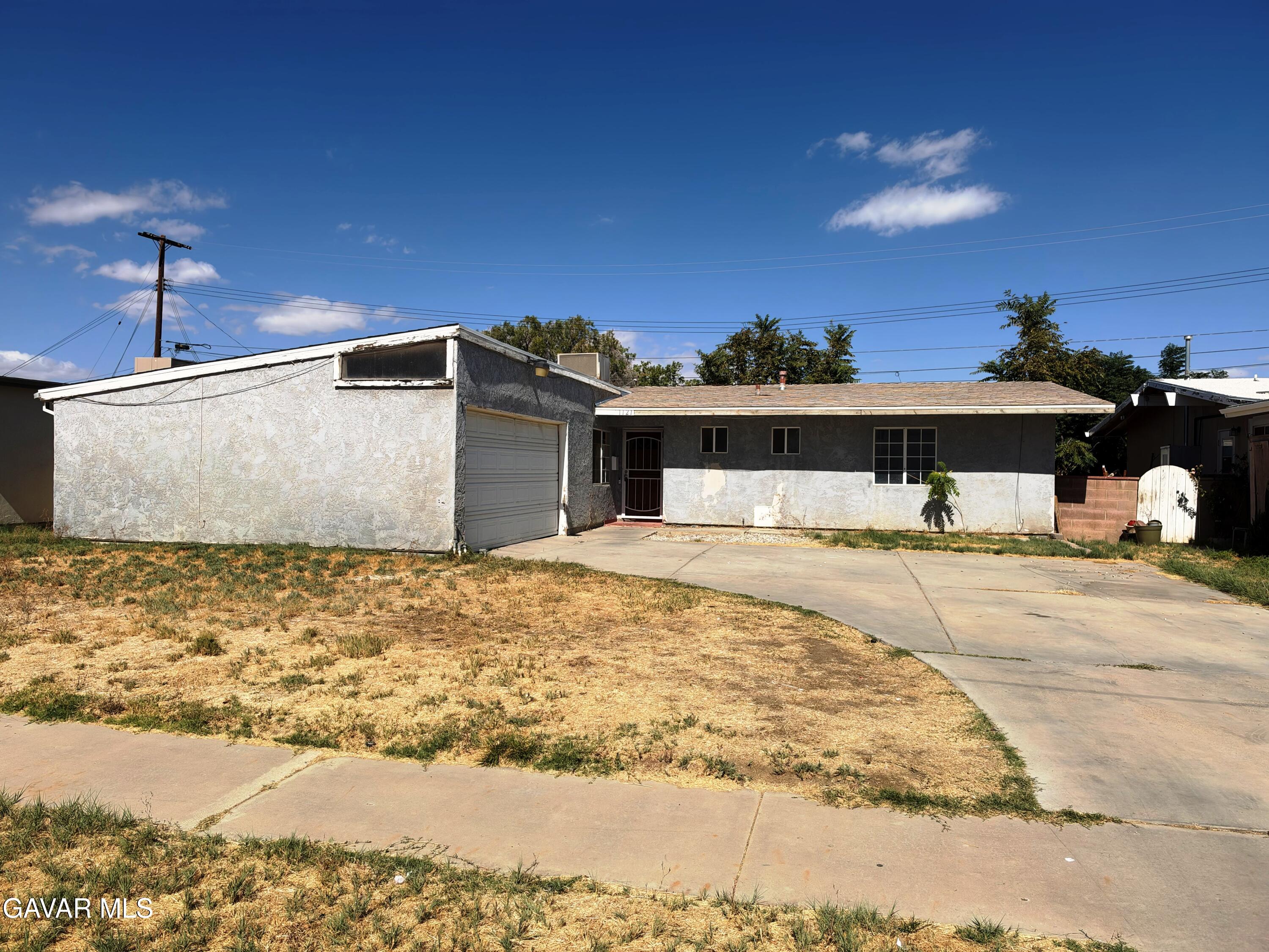 1121 Valiant Street — photo
