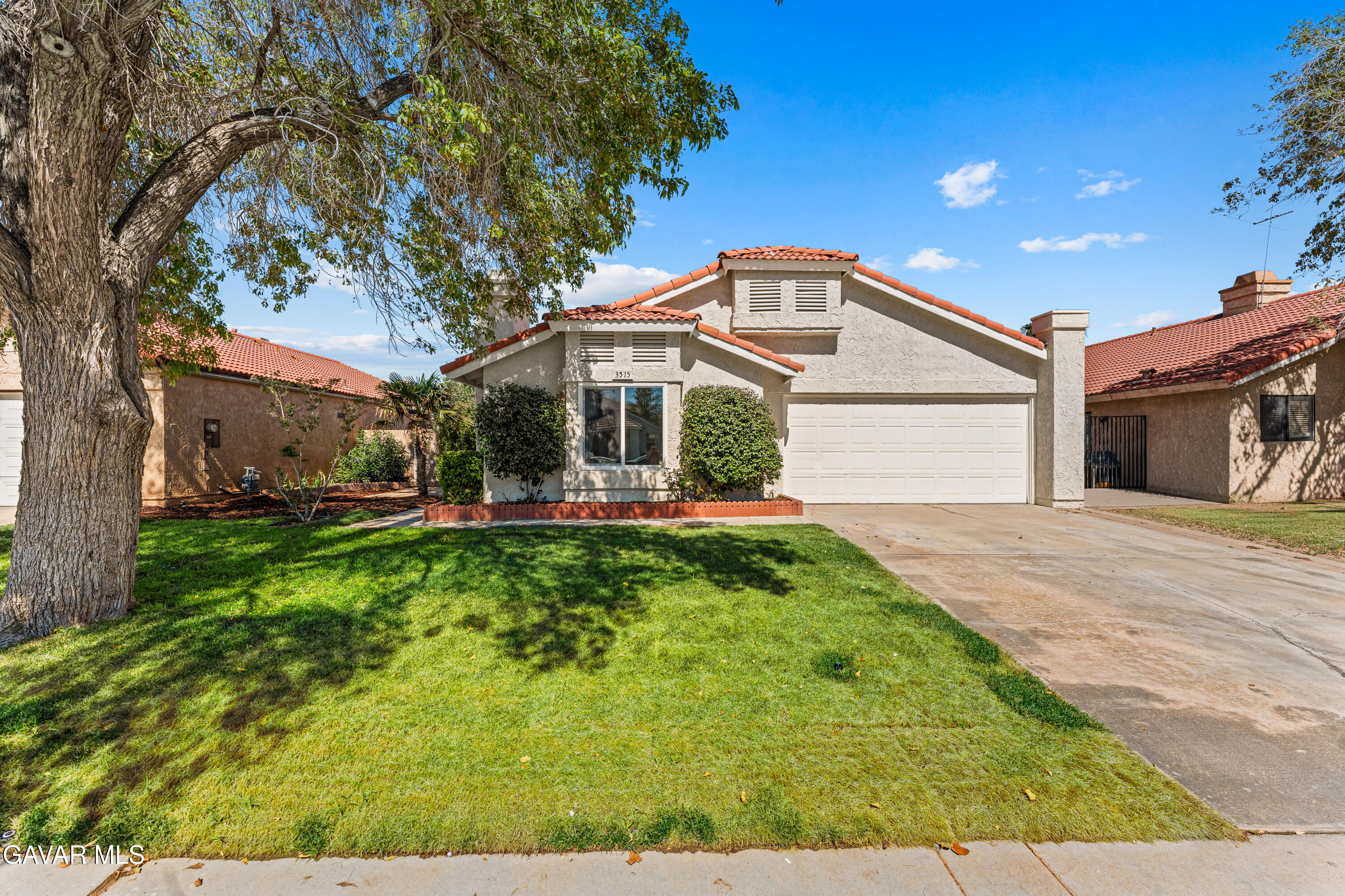 3515 E Avenue R12 — photo