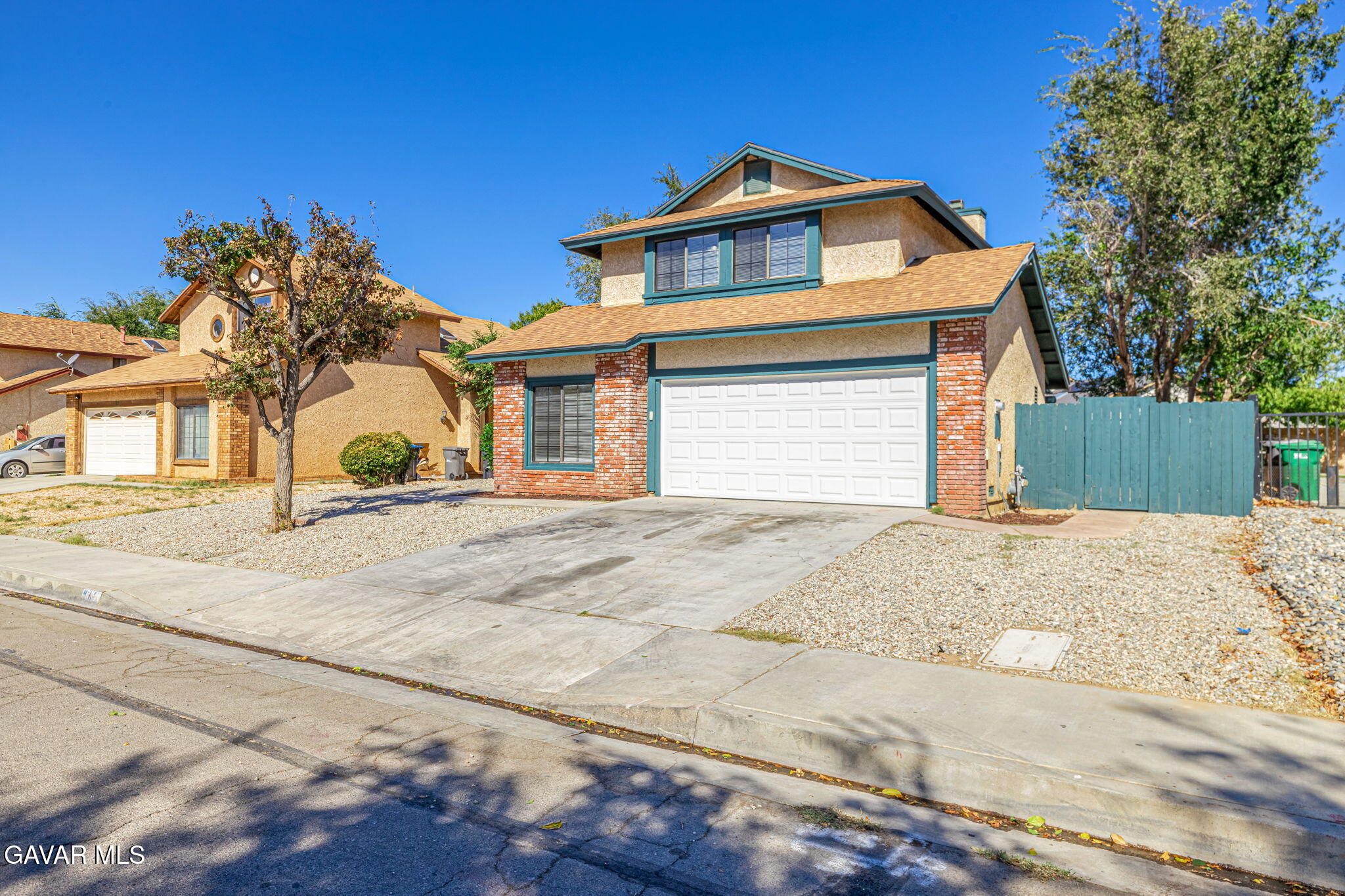 663 E Kettering Street, Lancaster, CA 93535 — photo 2