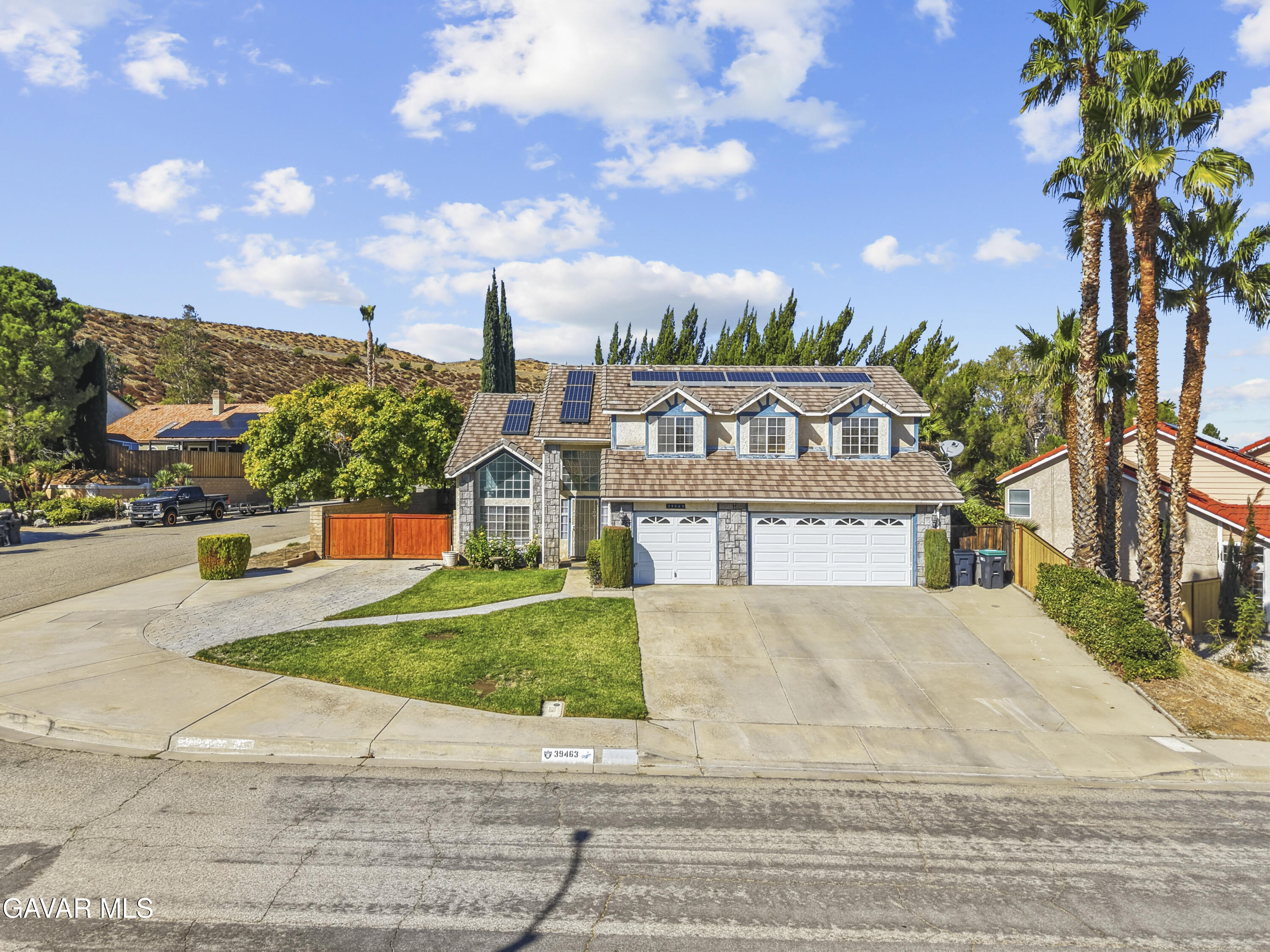 39463 Middleton Street — photo