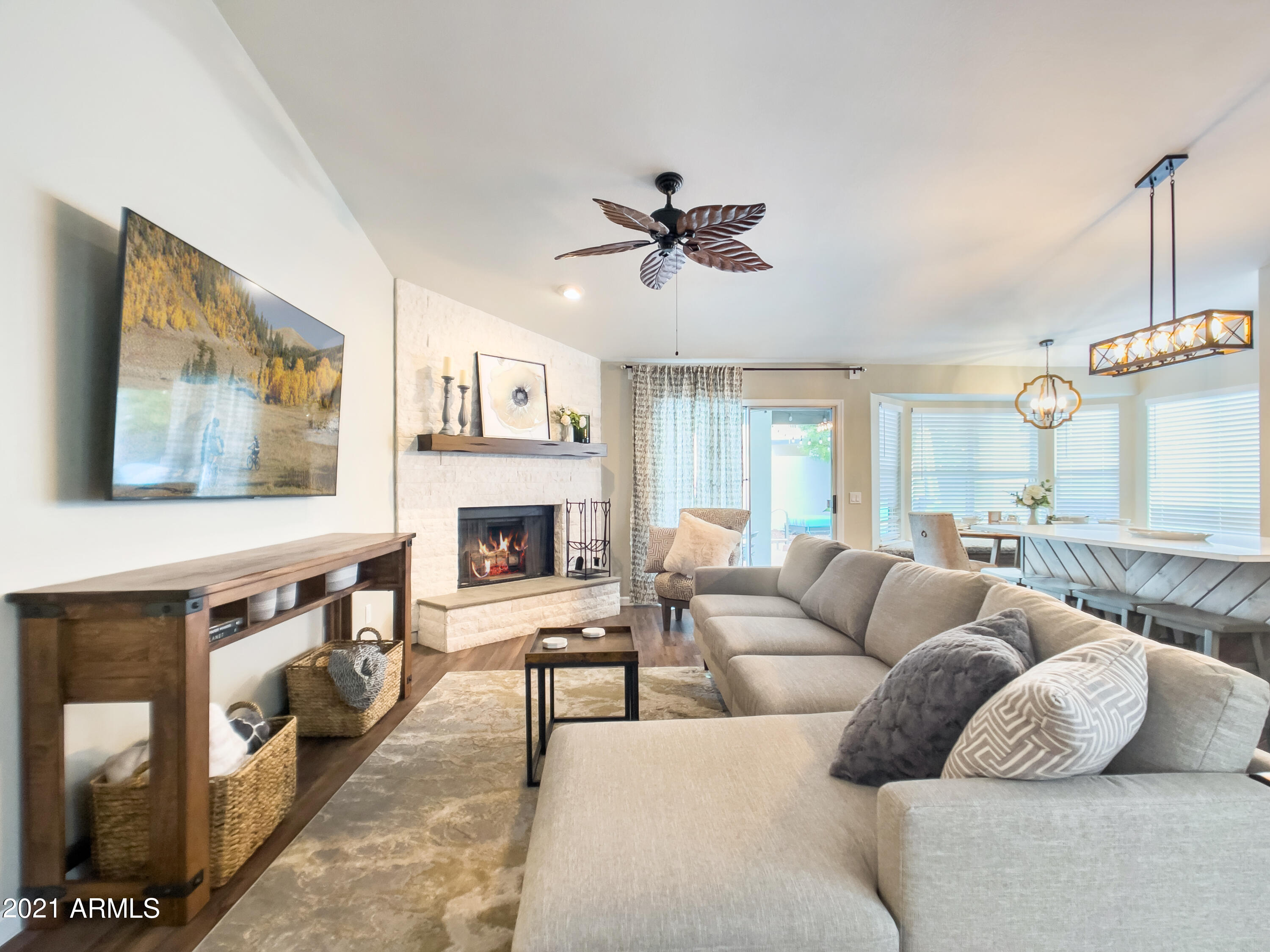 1218 E Seahorse Lane — photo