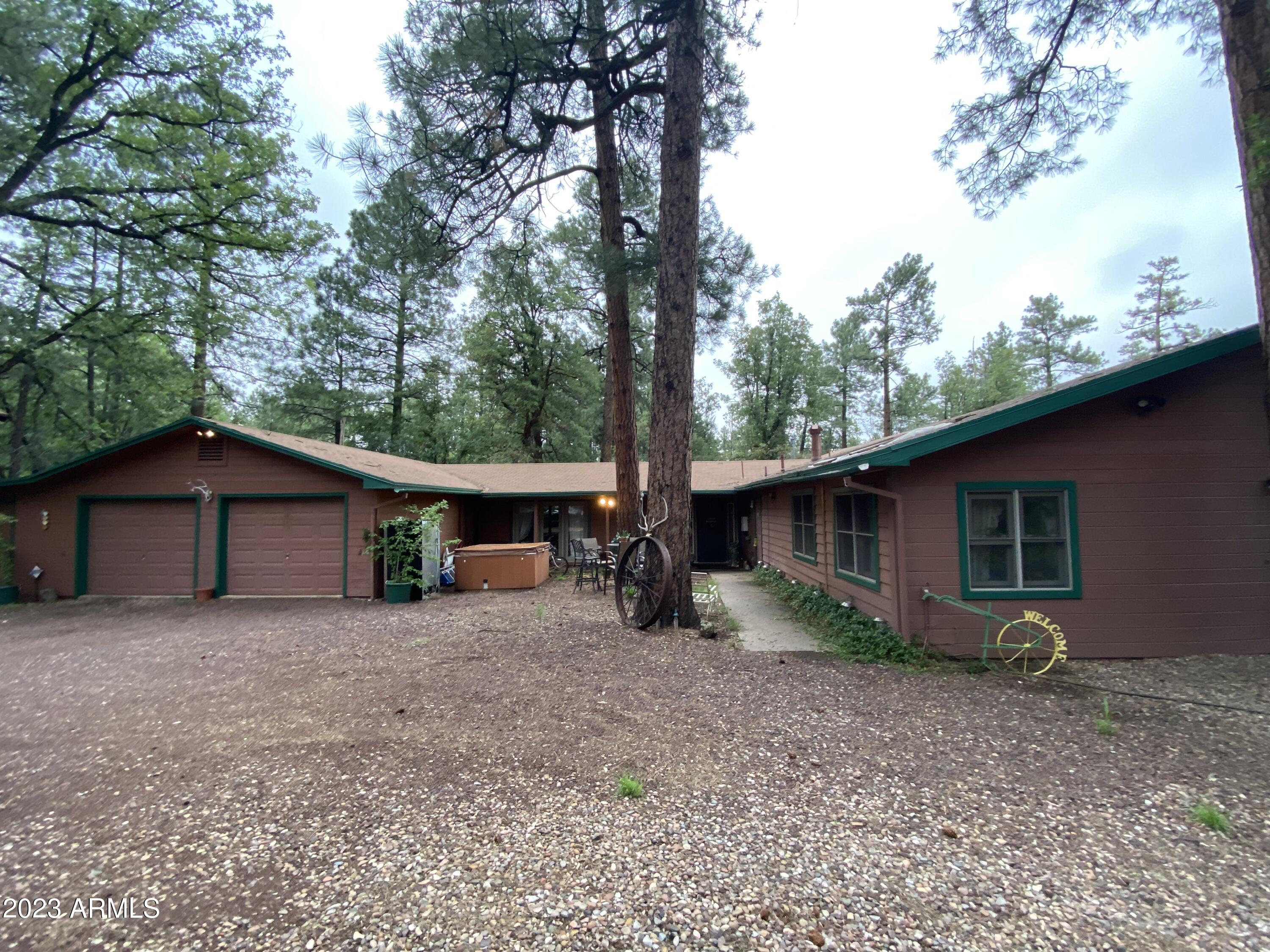 300 E White Mountain Boulevard — photo