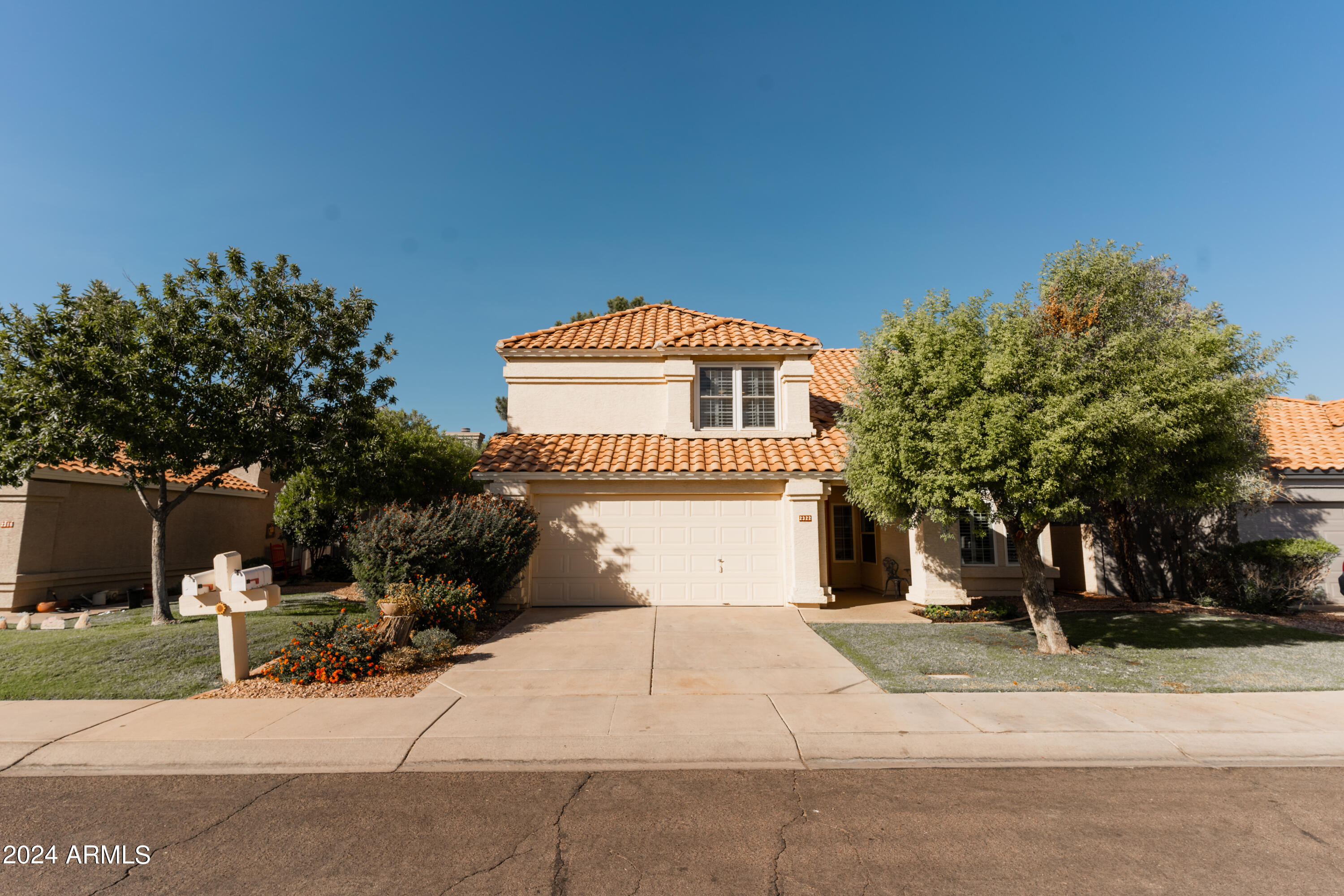 2322 E Millbrae Court — photo