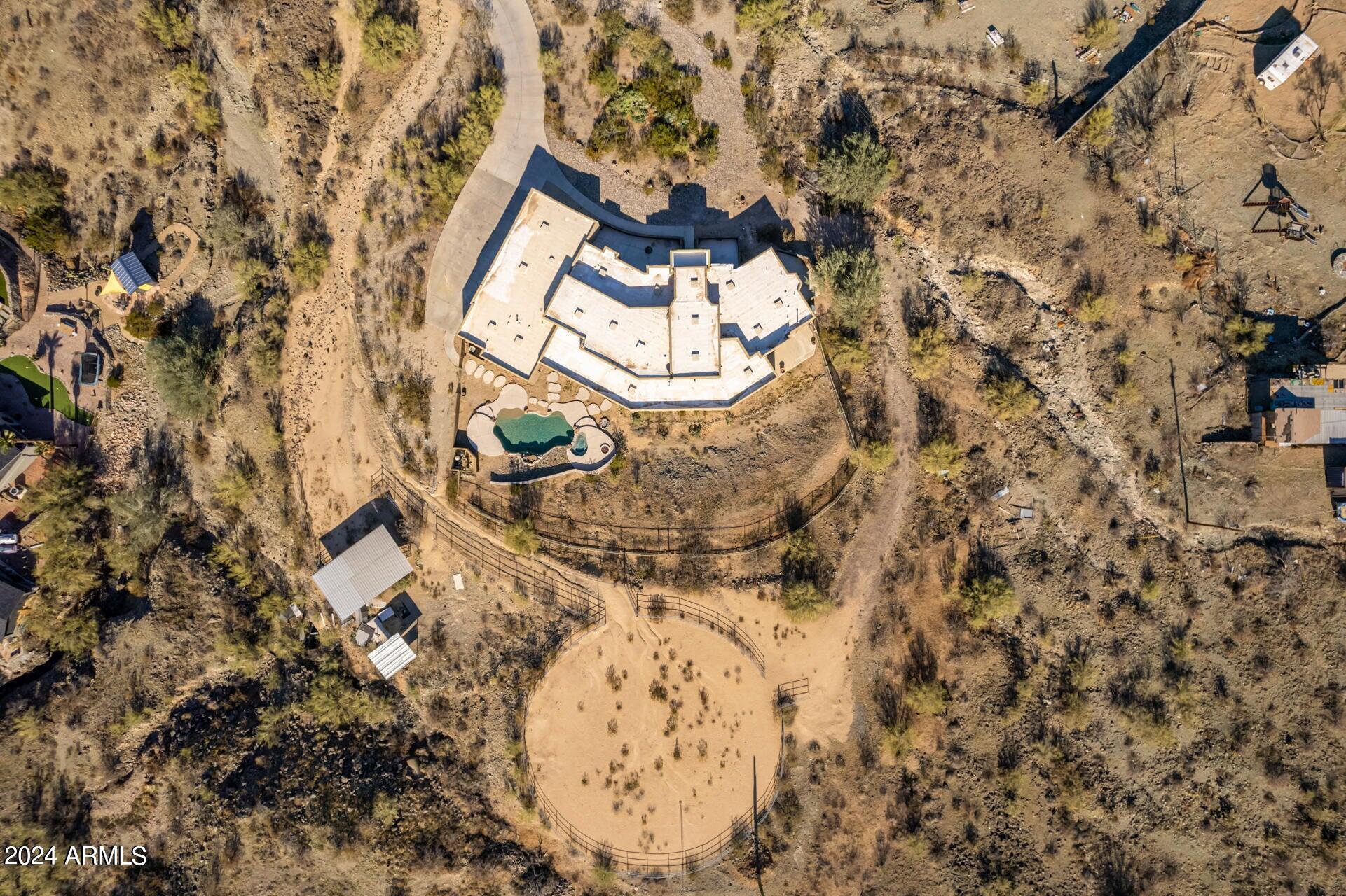 2715 W Cheyenne Drive — photo