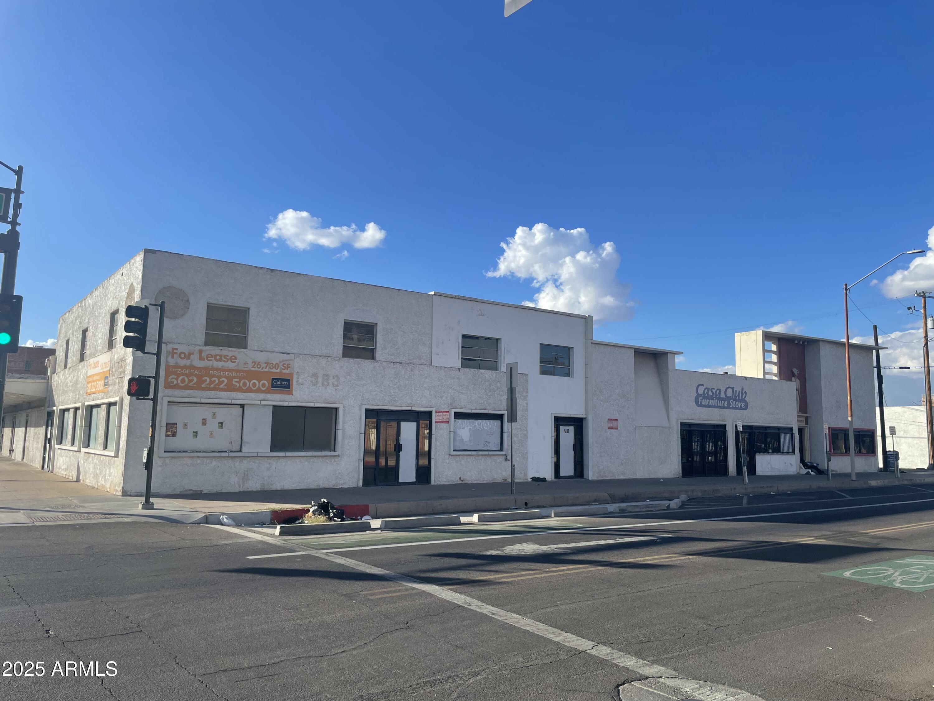 512 W Adams Street — photo