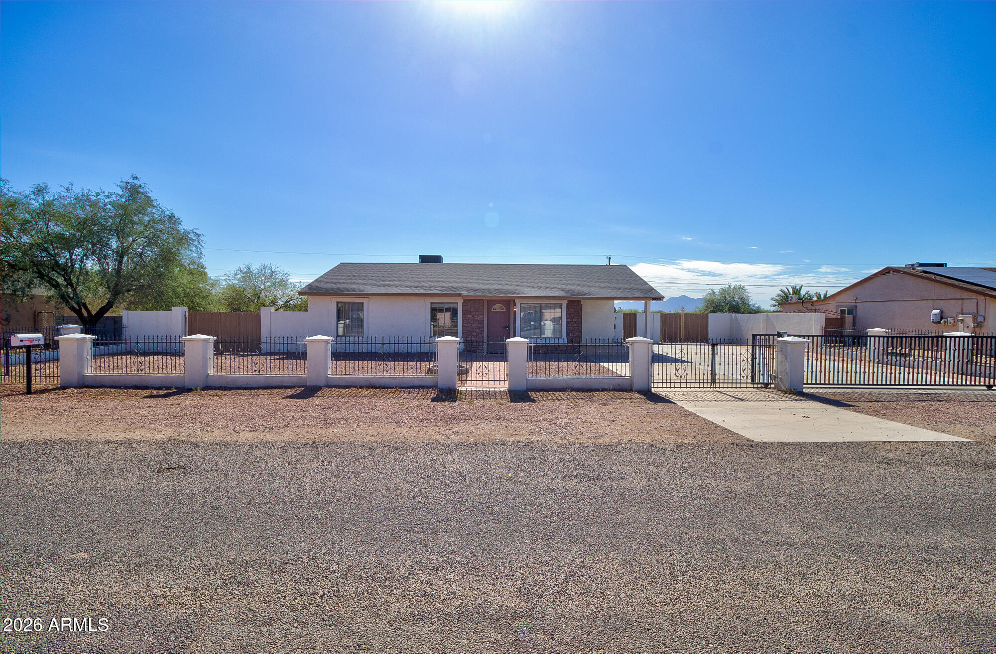 3935 N Del Monte Drive — photo