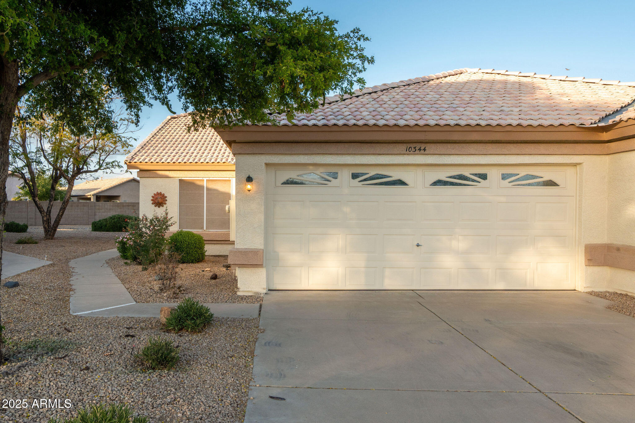 10344 W Burnett Road — photo