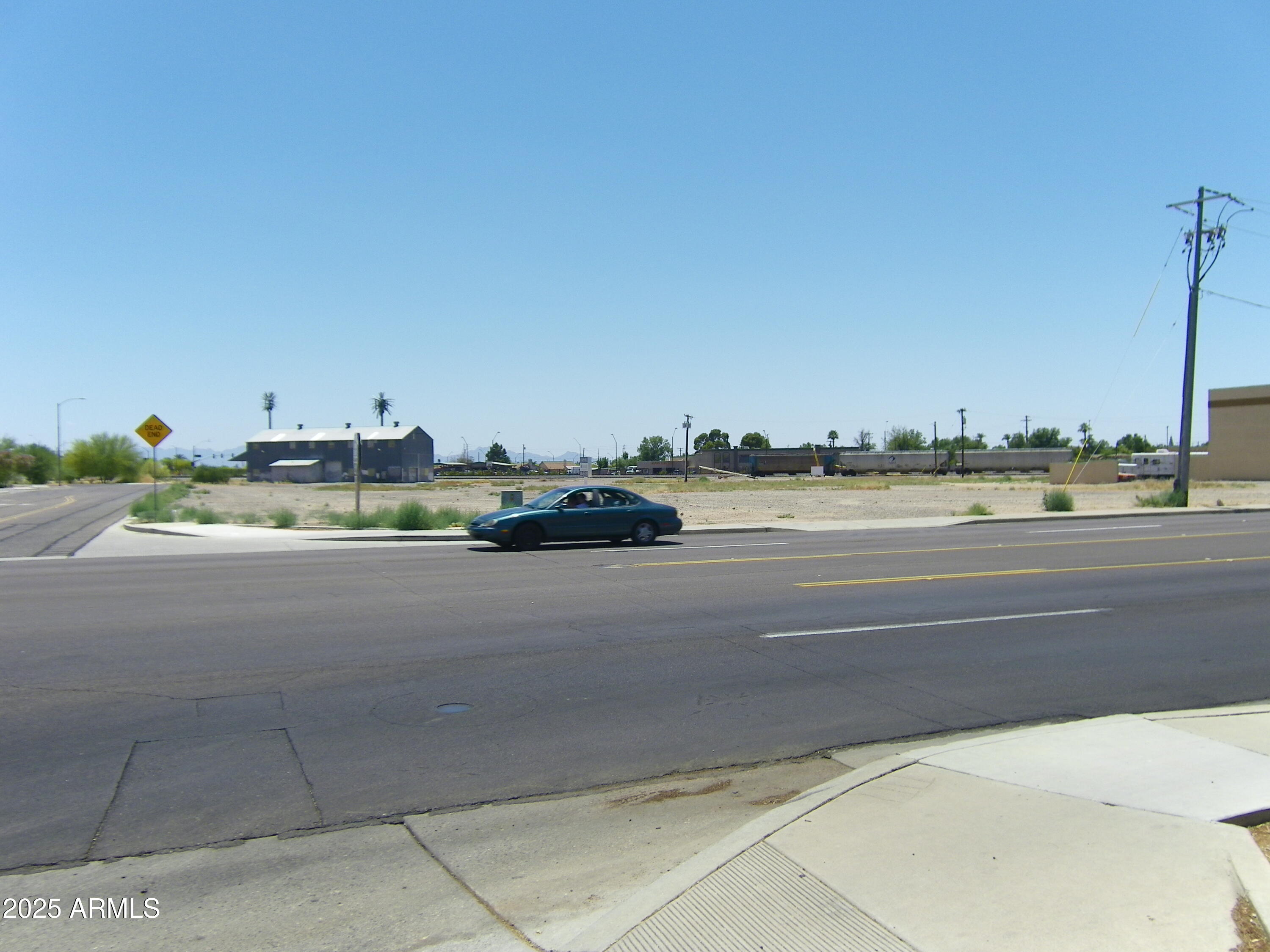 8105 W Peoria Avenue — photo