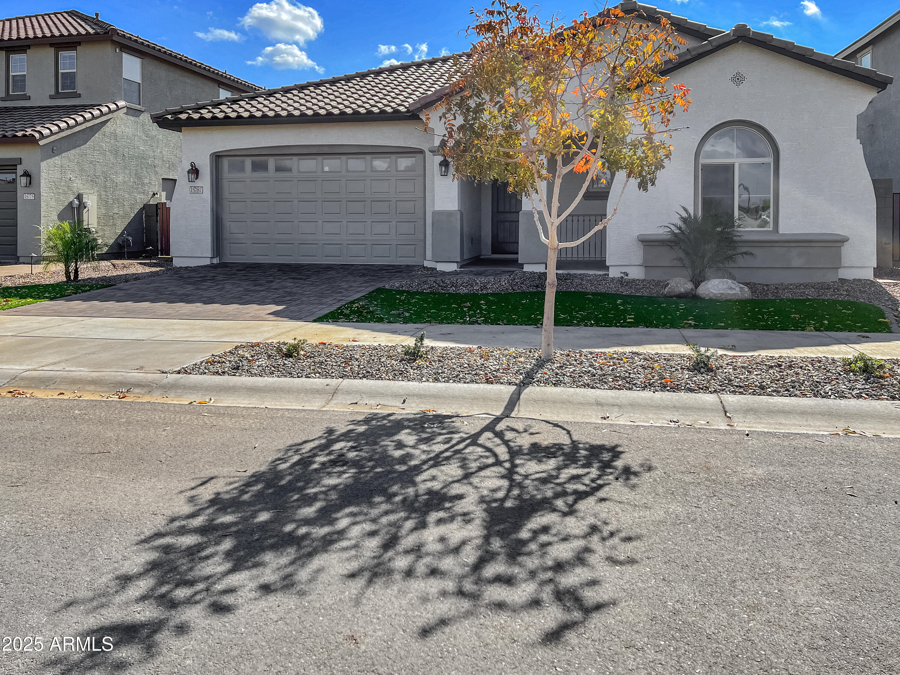 15787 W Mariposa Grande Street — photo