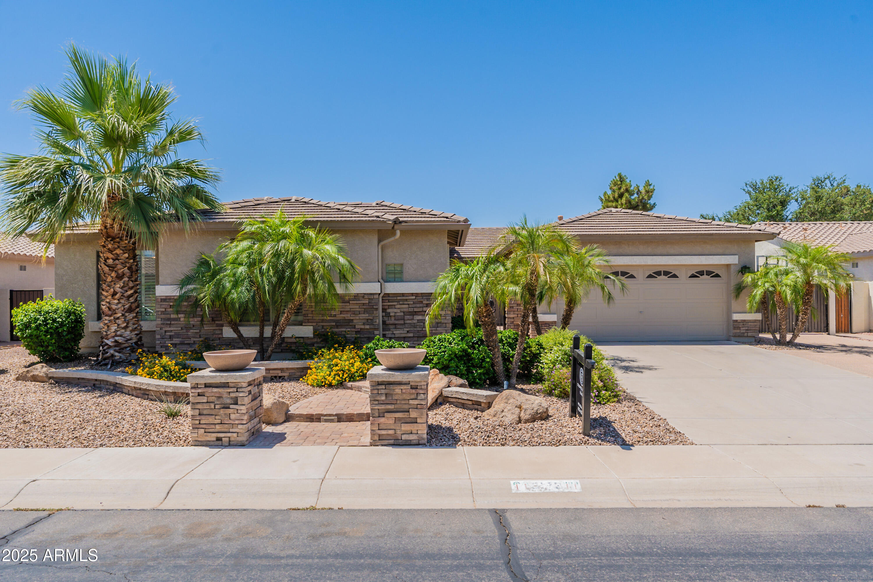 3173 E Canyon Way — photo