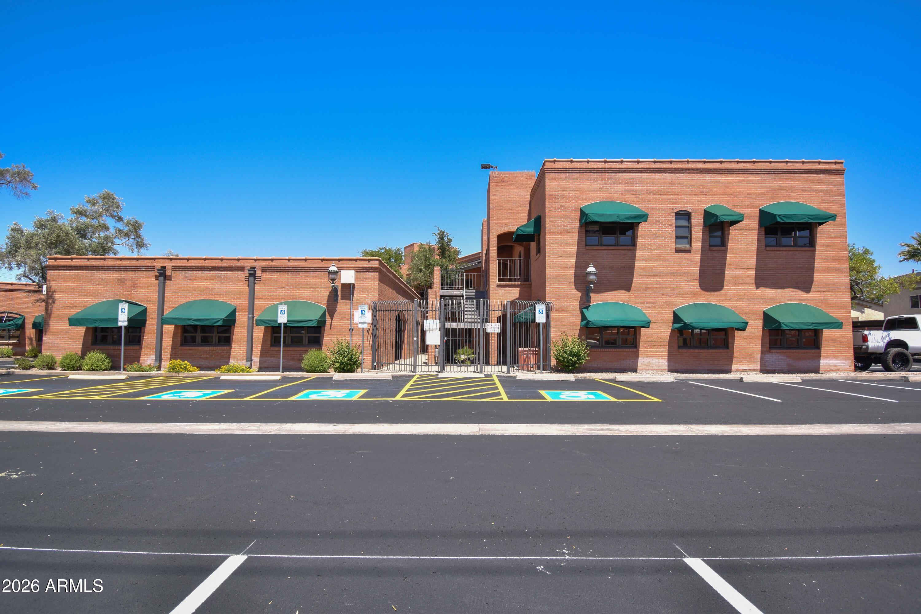 2701 N 16th Street 211 — photo