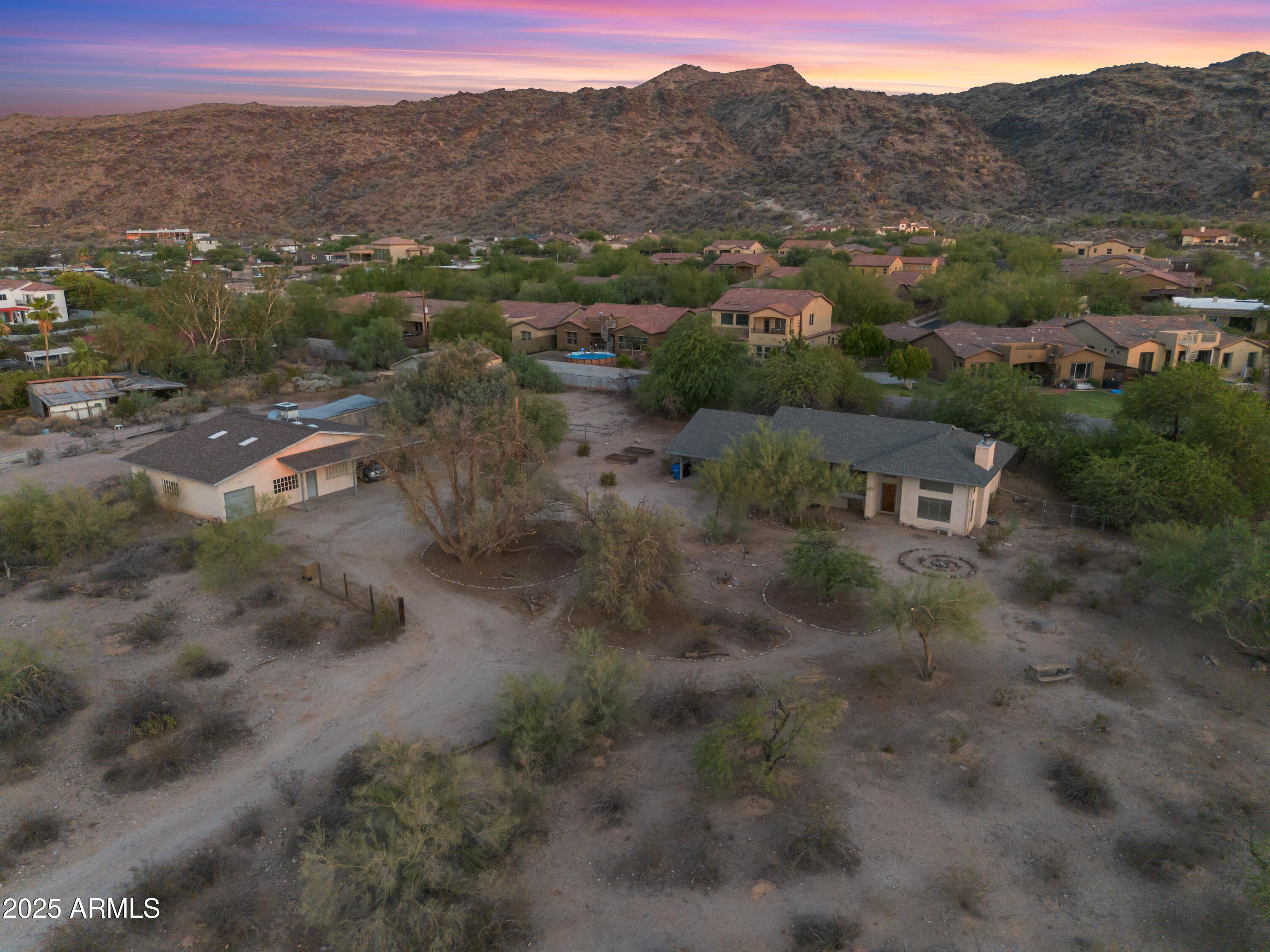 2315 E South Mountain Avenue — photo