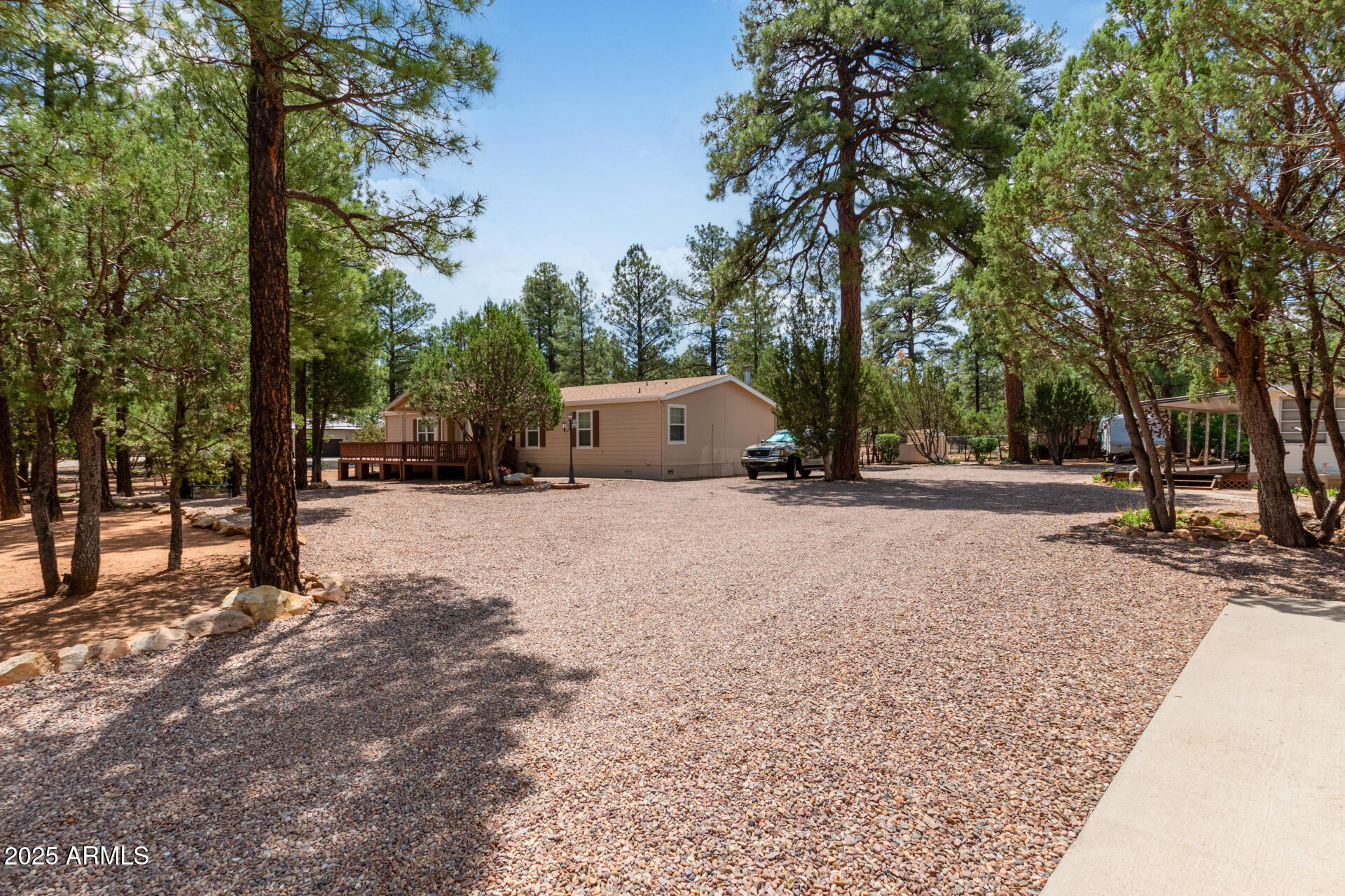2884 Pine Rim Road — photo