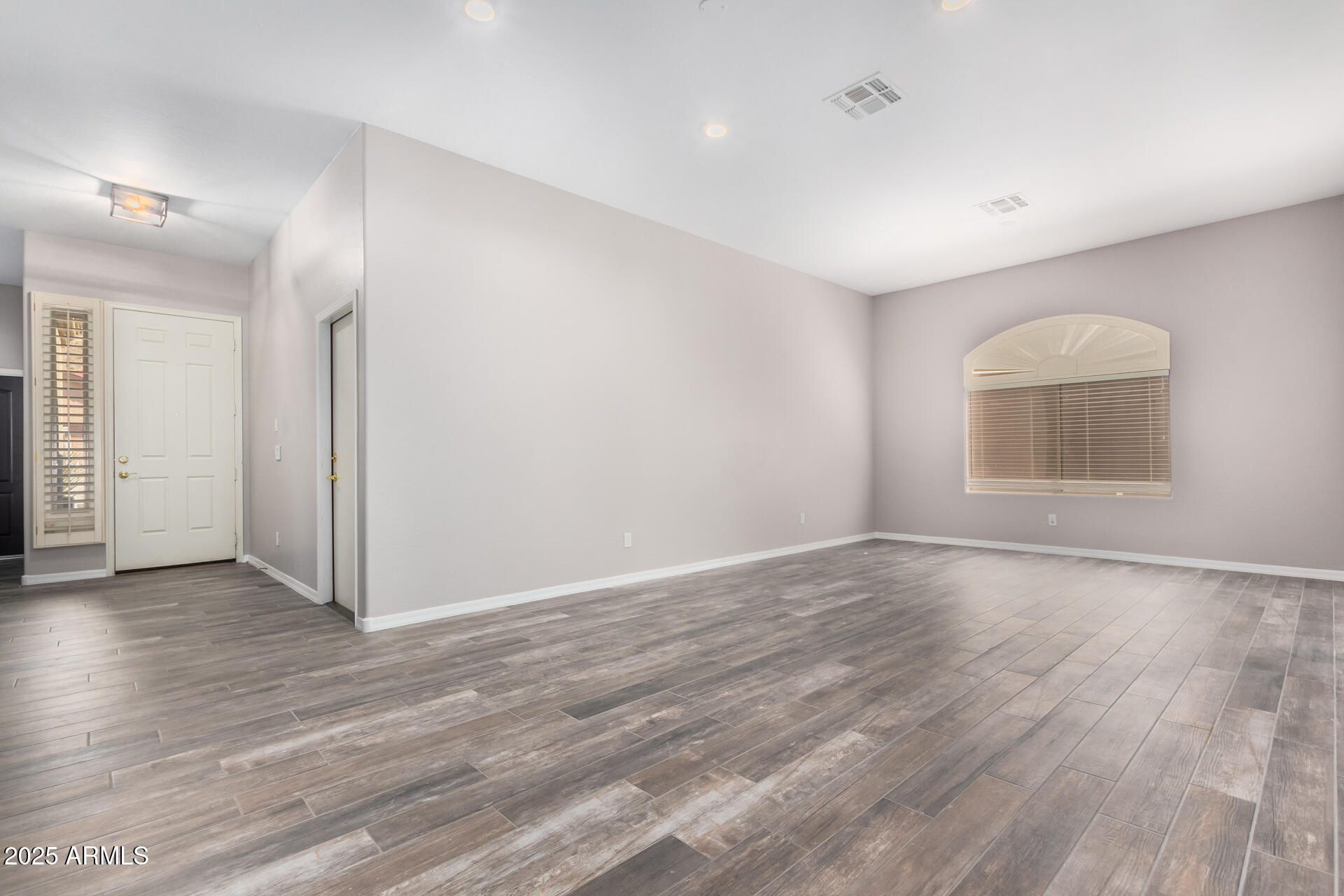 6617 W Molly Lane — photo
