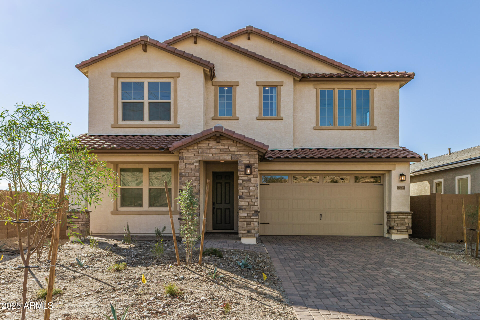 16931 W Desert Lane — photo