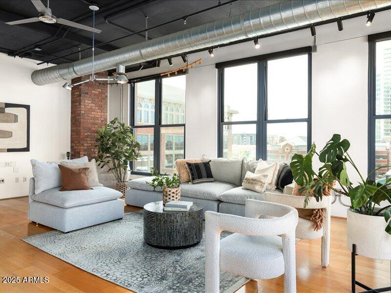21 E 6th Street 614 — photo