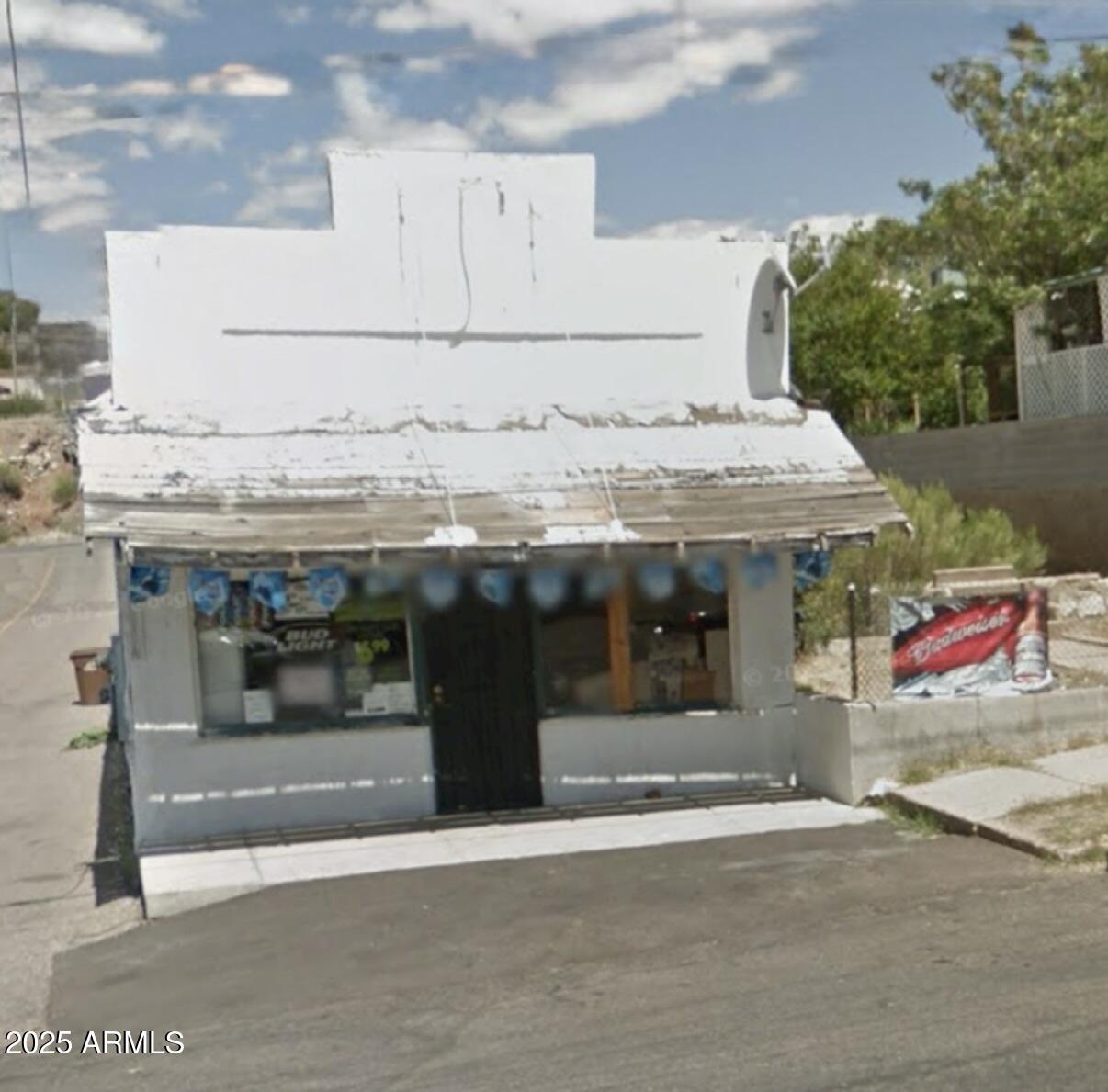 339 N Devereaux Street — photo