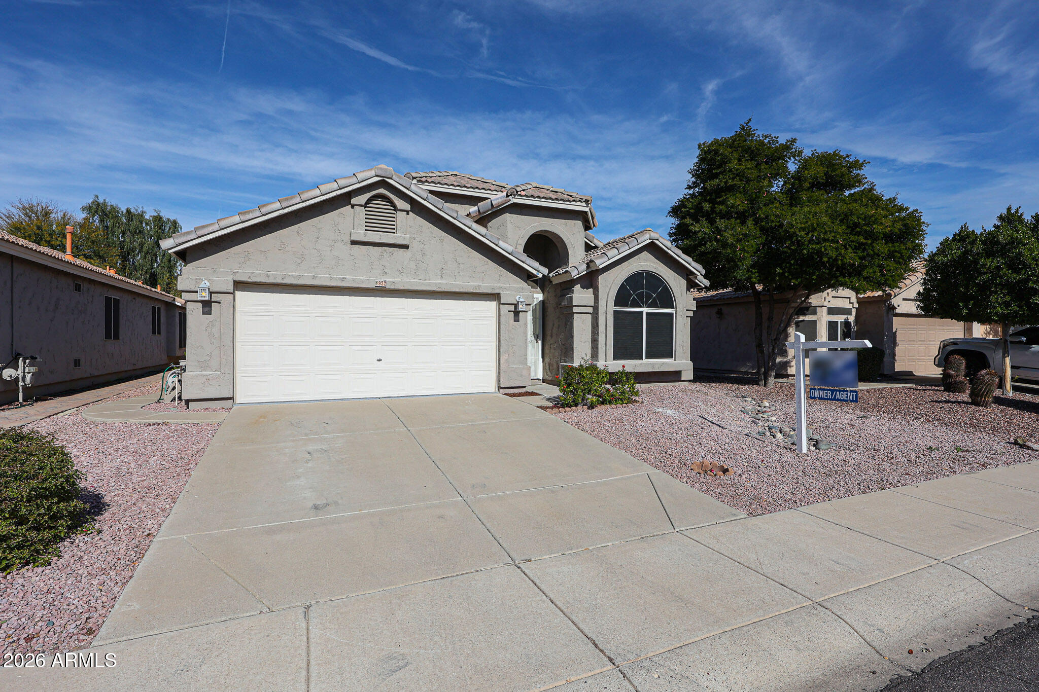 922 E Blackhawk Drive — photo
