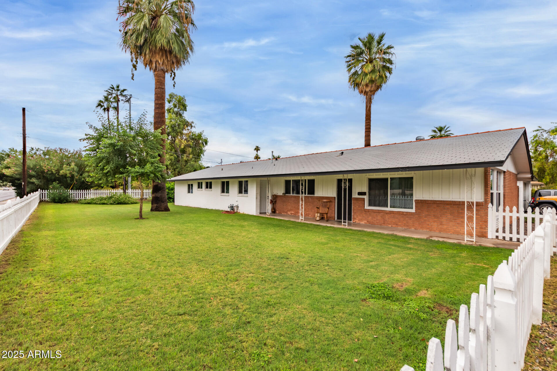 328 E Bethany Home Road — photo