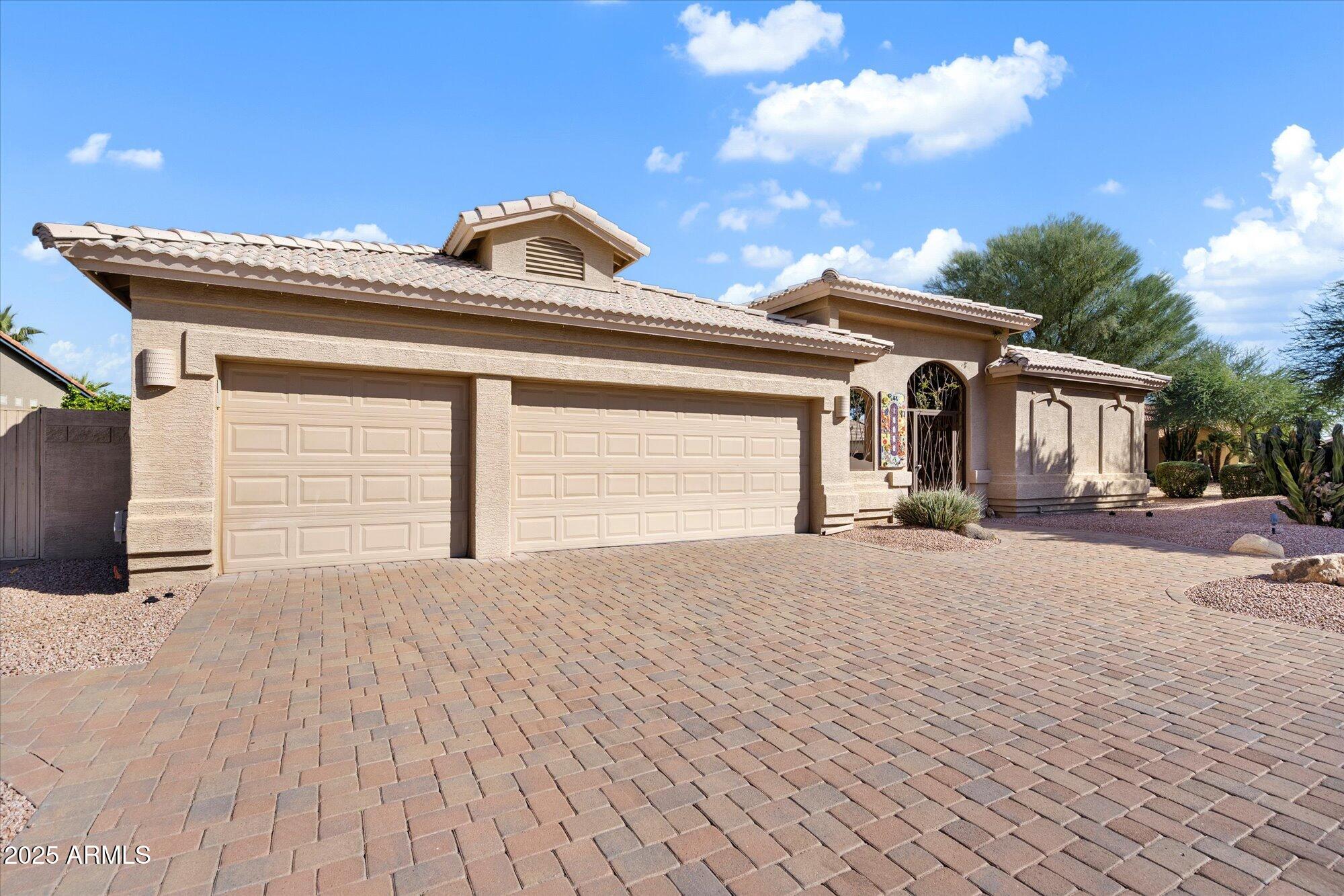 10060 E Emerald Drive — photo