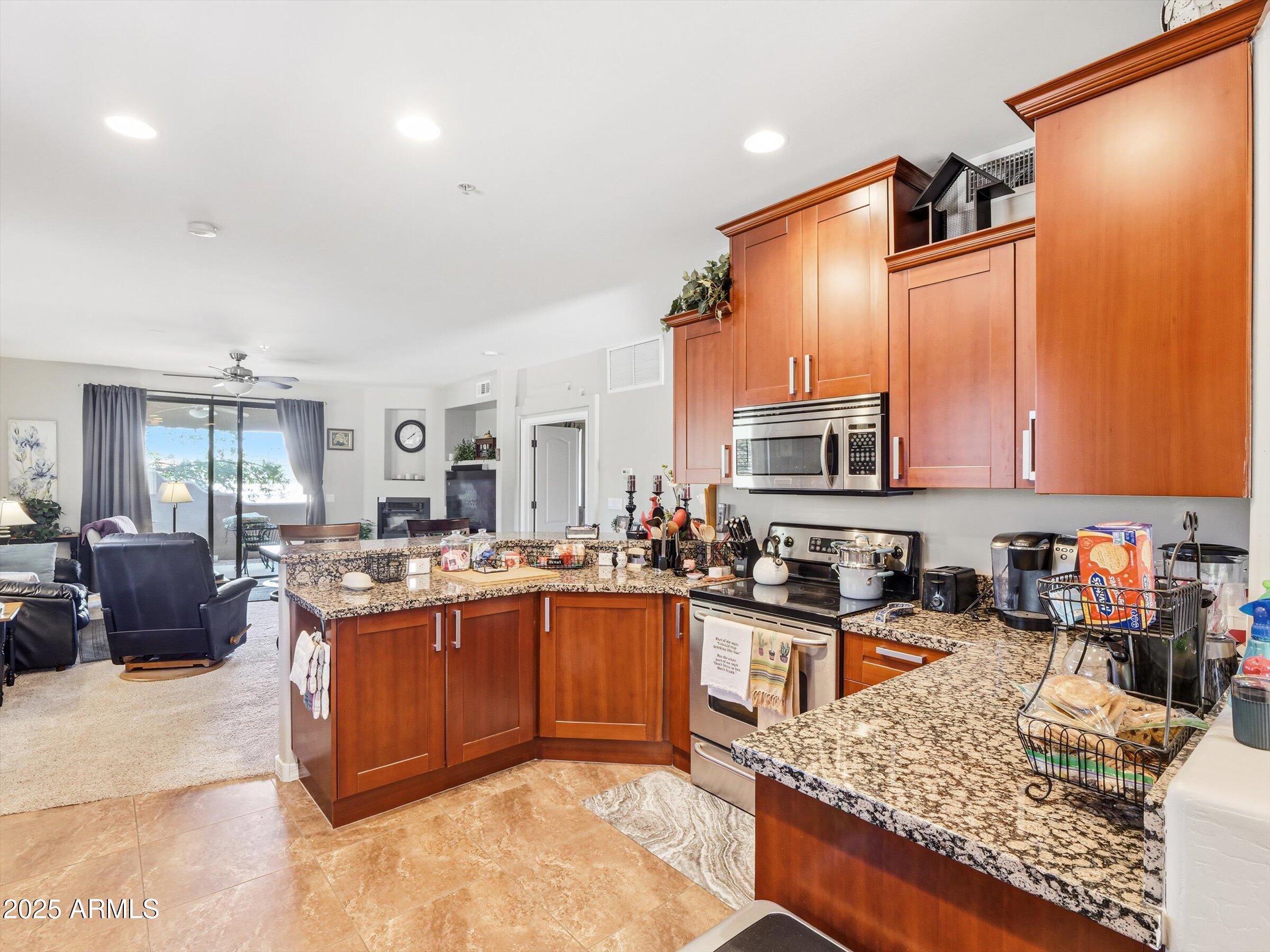 11011 N Zephyr Drive 101 — photo