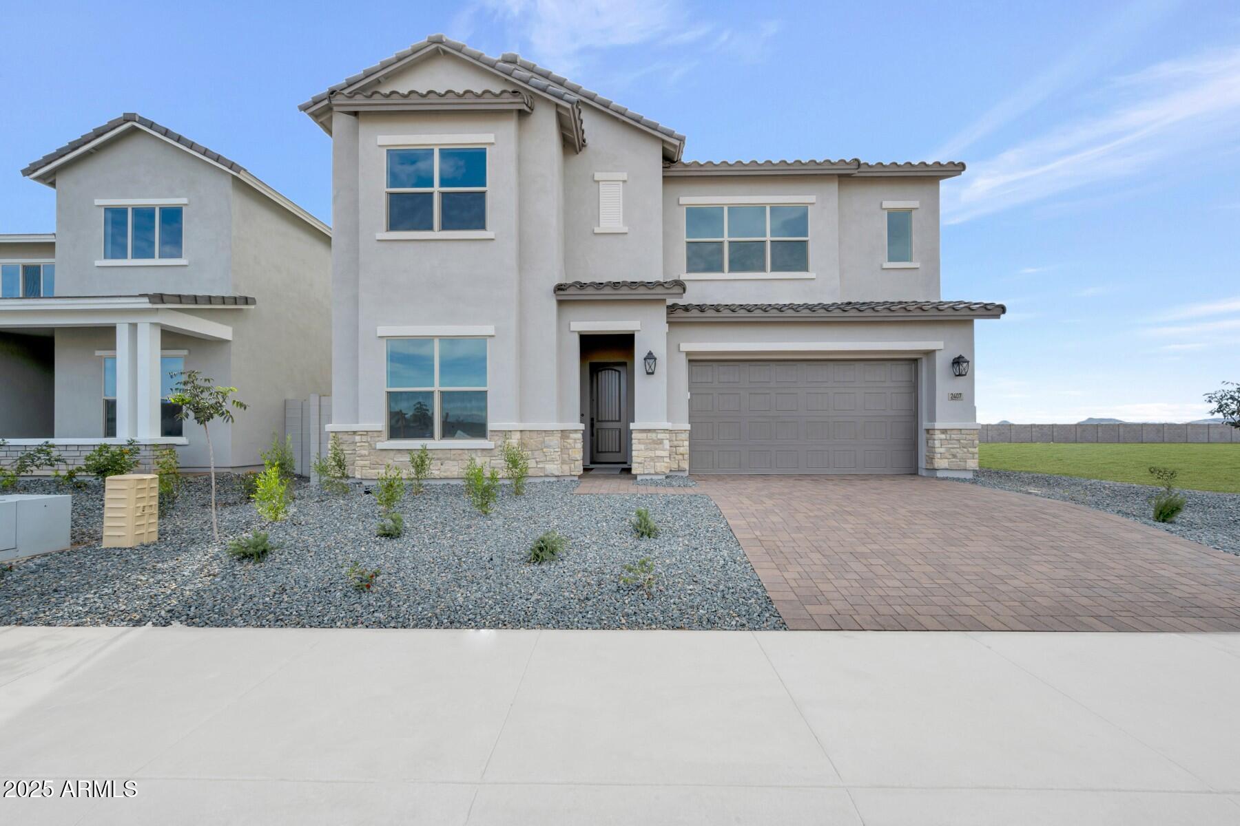 2407 E Rihl Road — photo