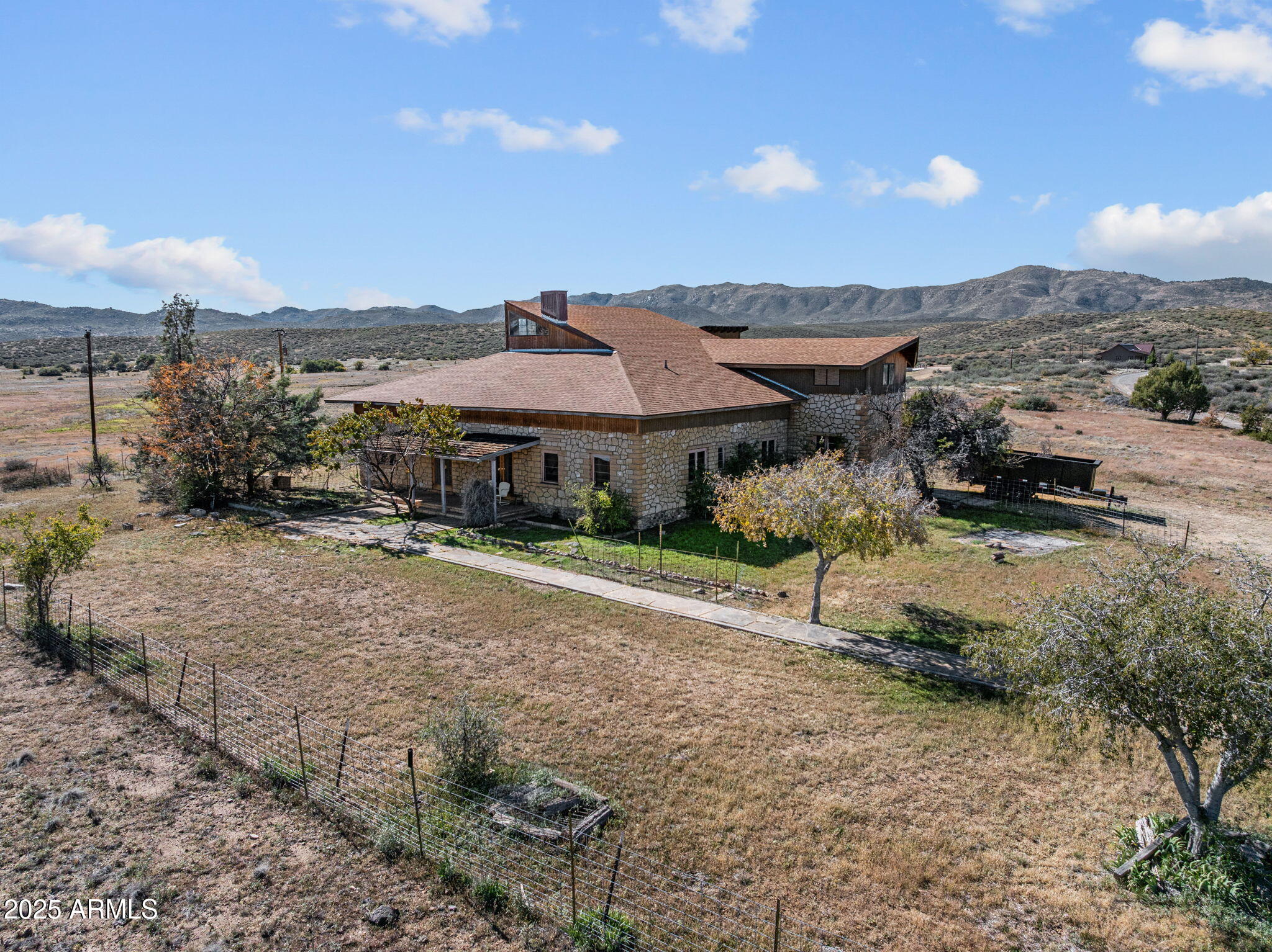 16057 S Sickles Ranch Road — photo
