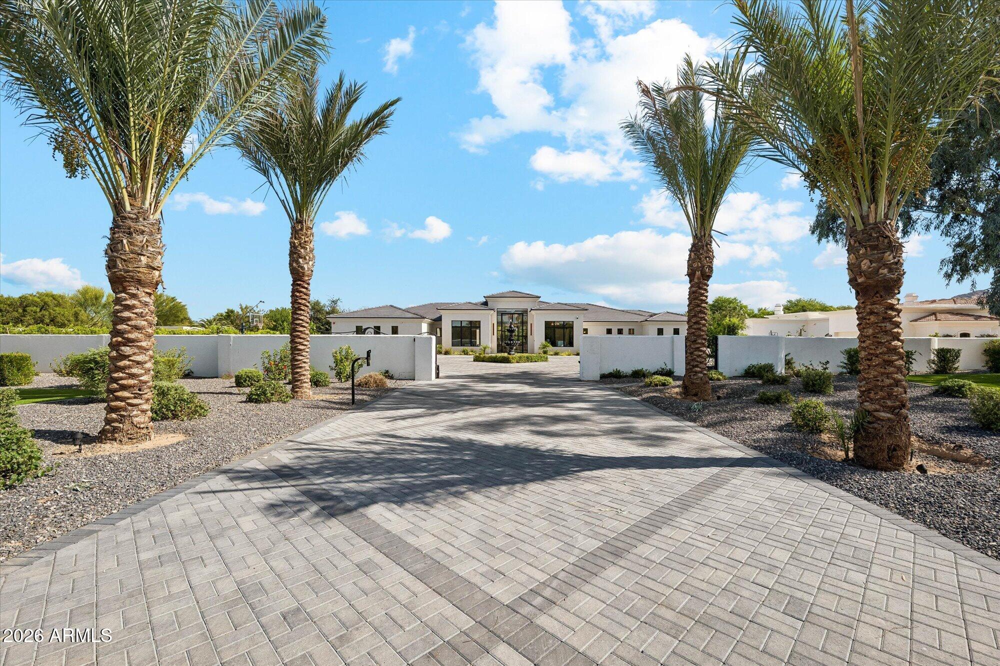 6927 E Doubletree Ranch Road — photo