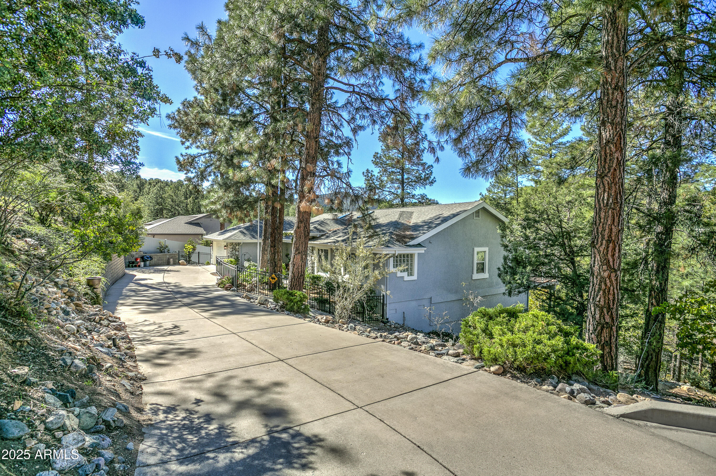 1390 E Valley View Road — photo