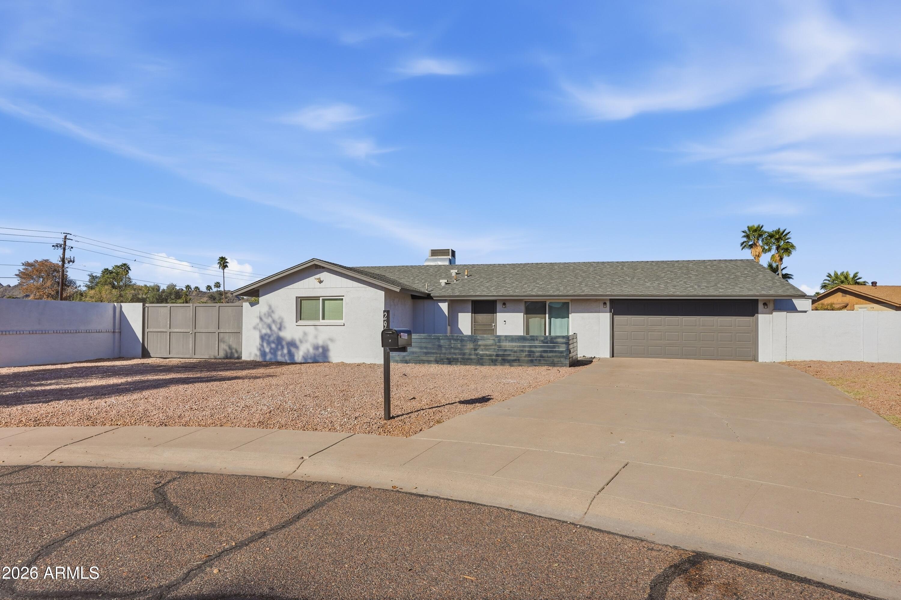2914 E Cactus Road — photo