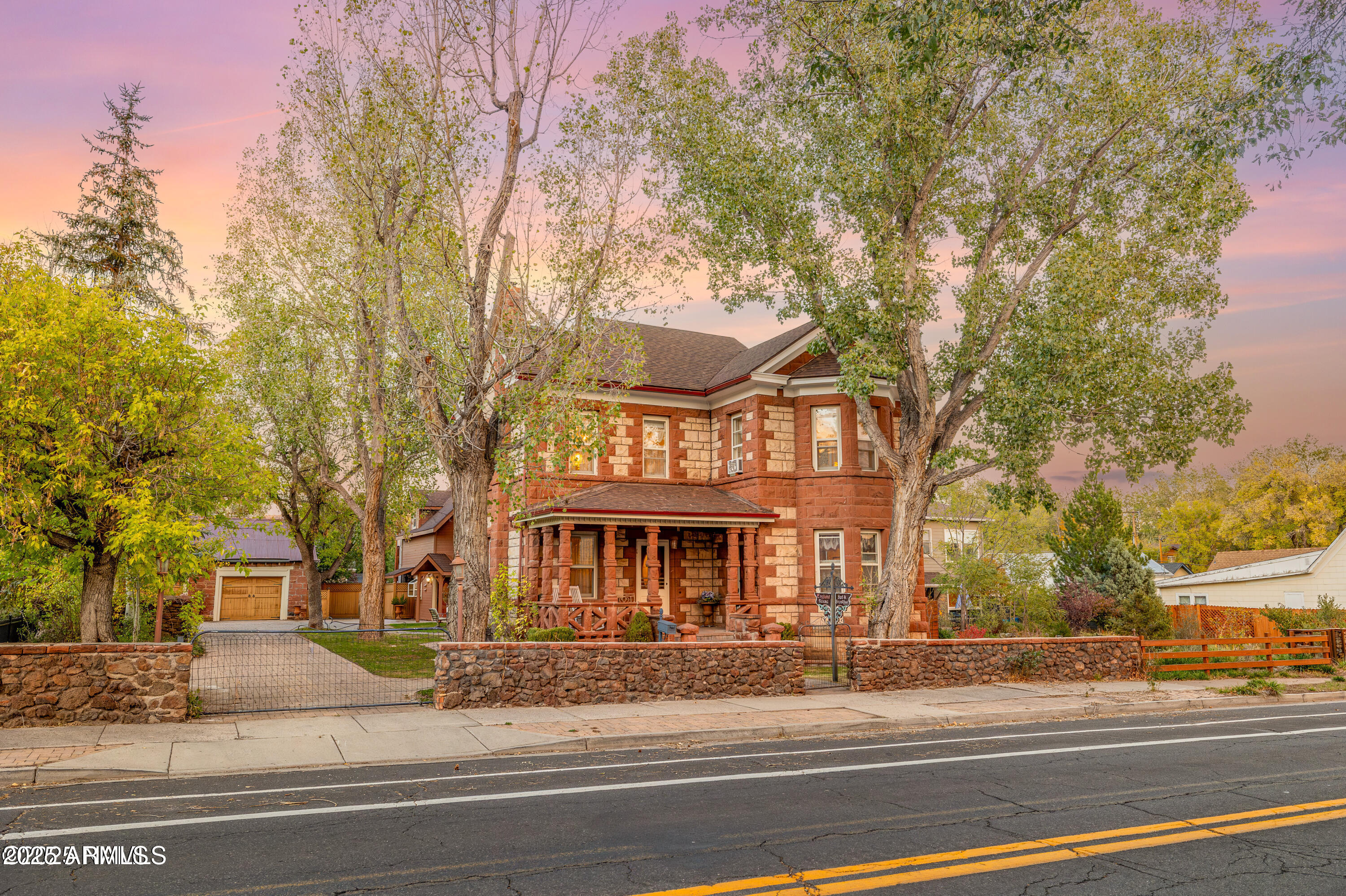 614 W Santa Fe Avenue — photo