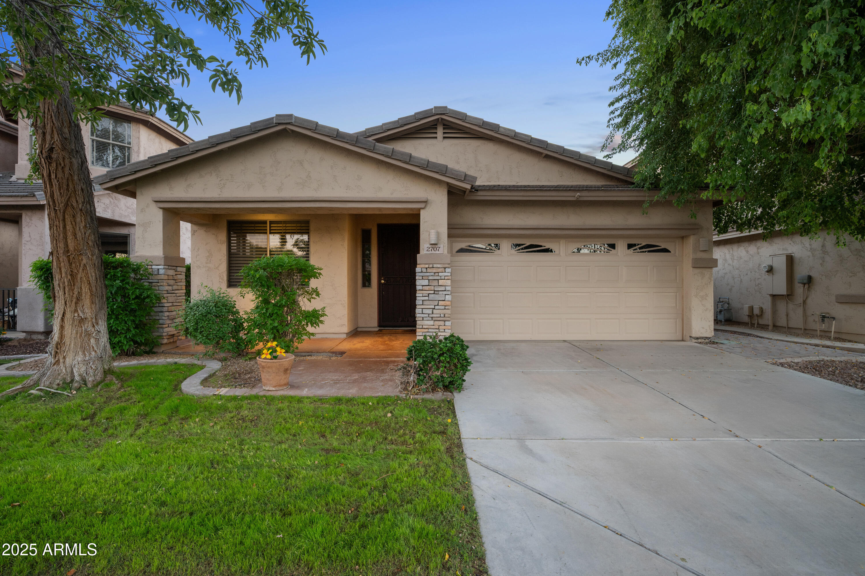 2707 E Darrel Road — photo