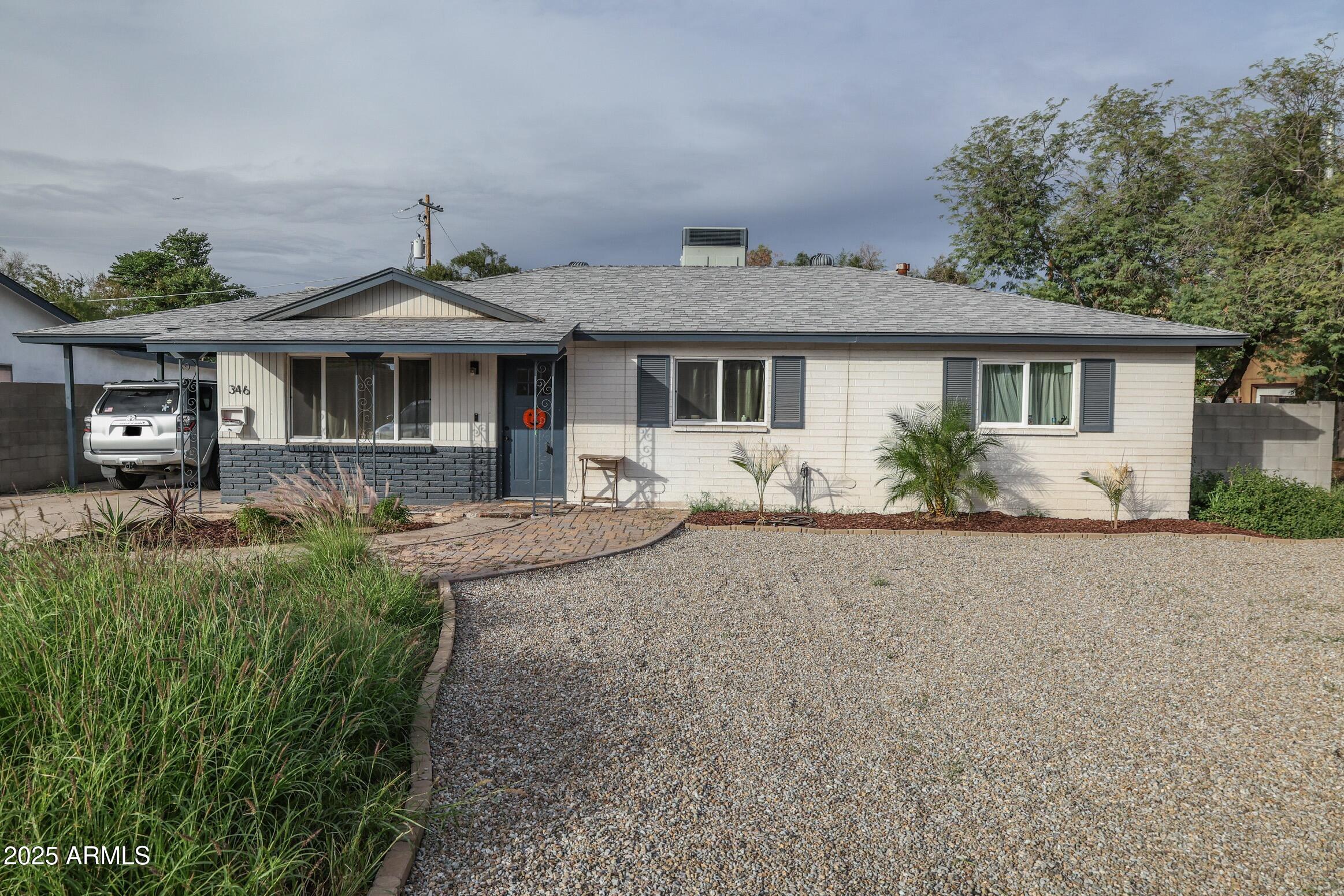 346 E Broadway Lane — photo