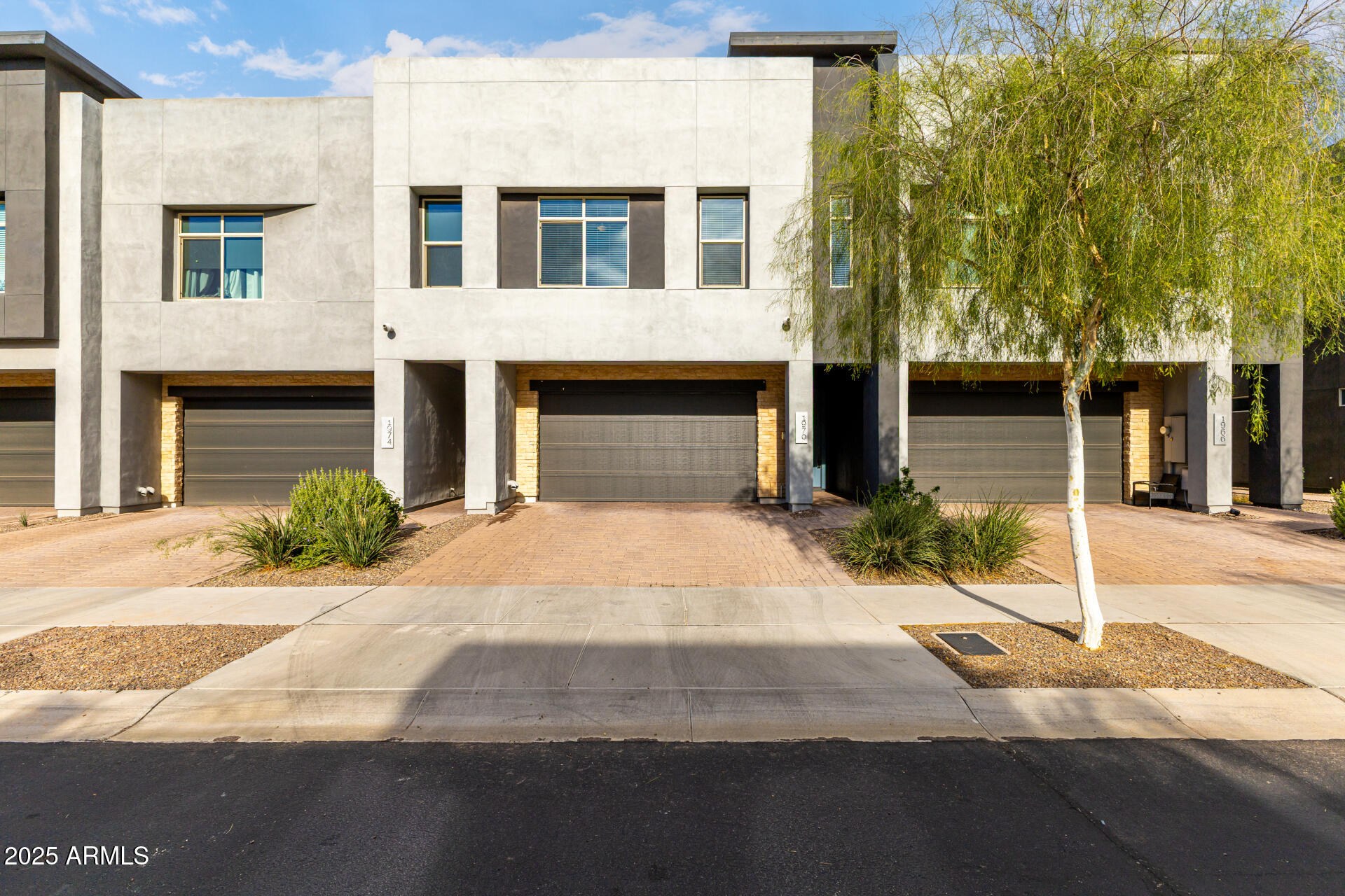 1970 W Desert Hollow Drive — photo